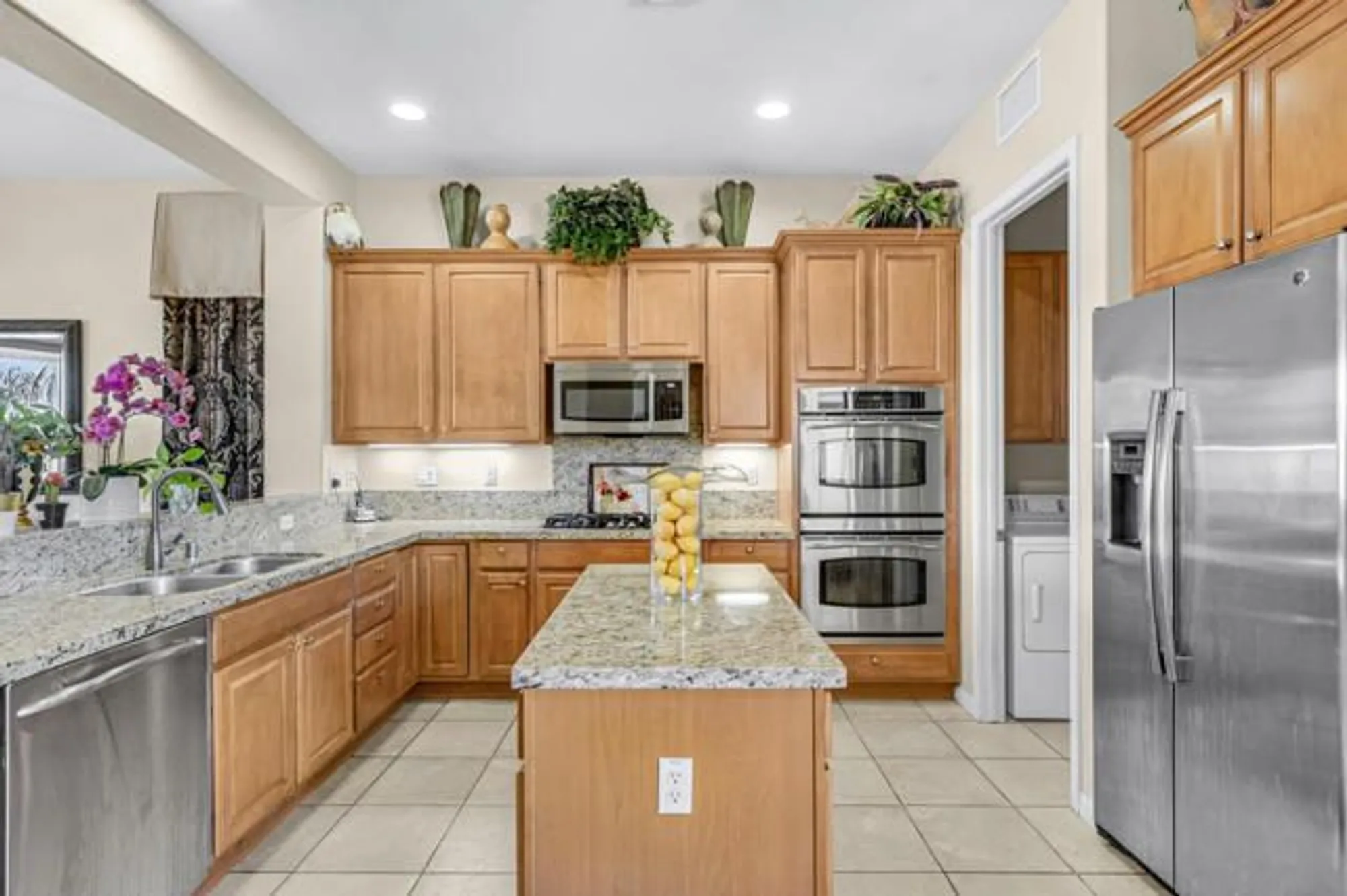 Property Slideshow image 11 of 47 | 81193 avenida tres lagunas, Indio, CA, 92203