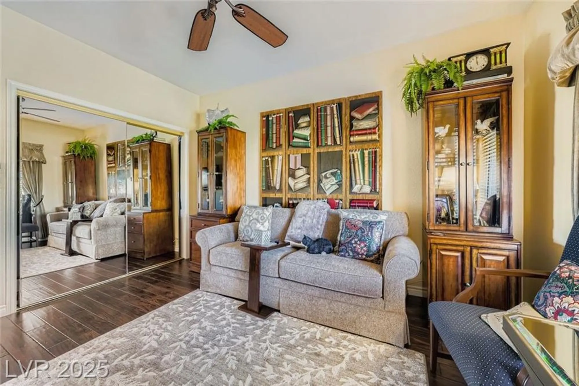 Property Slideshow image 21 of 28 | 10737 shackleton dr, Las Vegas, NV, 89134