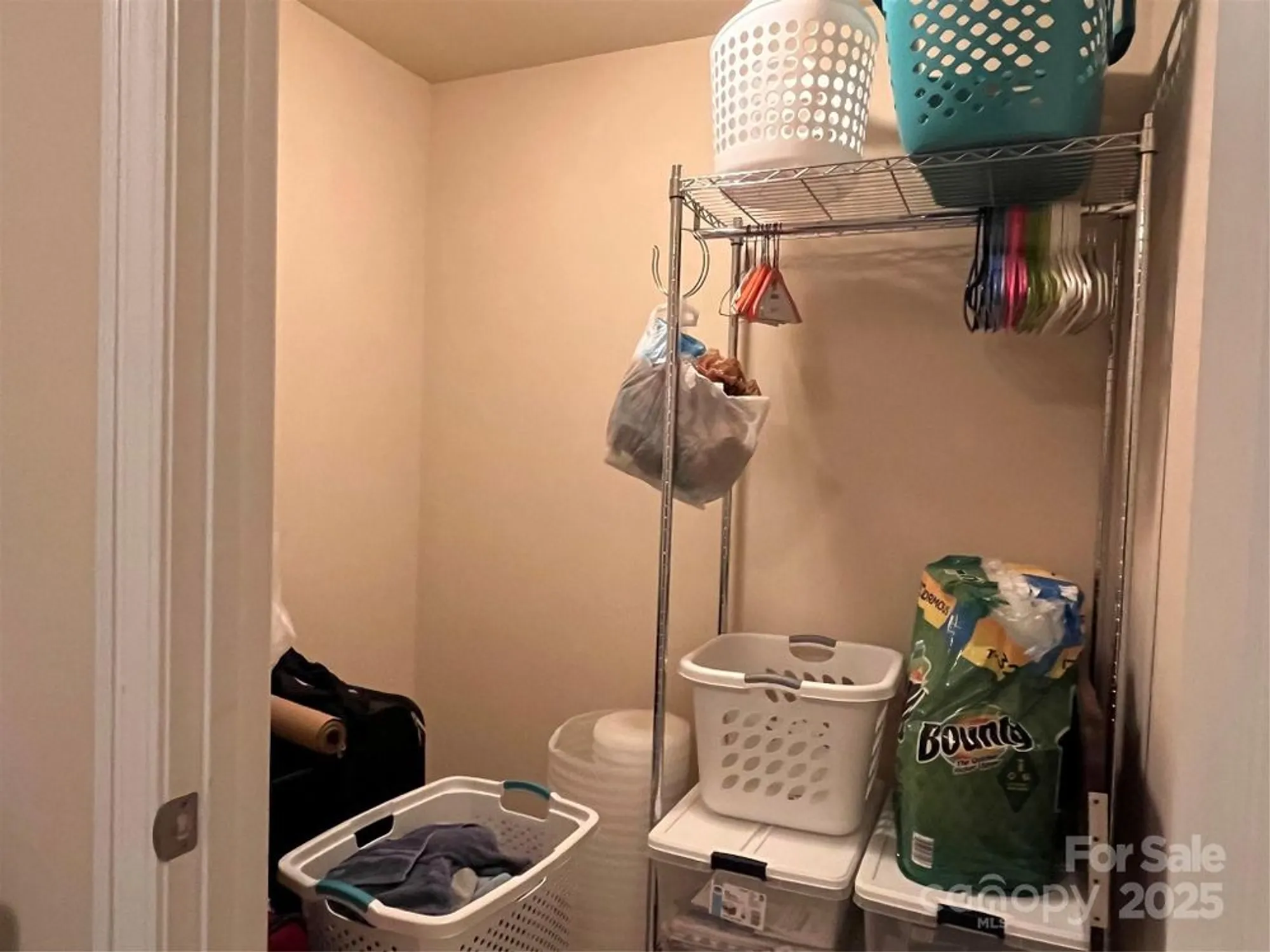 Property Slideshow image 18 of 32 | 5518 prosperity view dr, Charlotte, NC, 28269