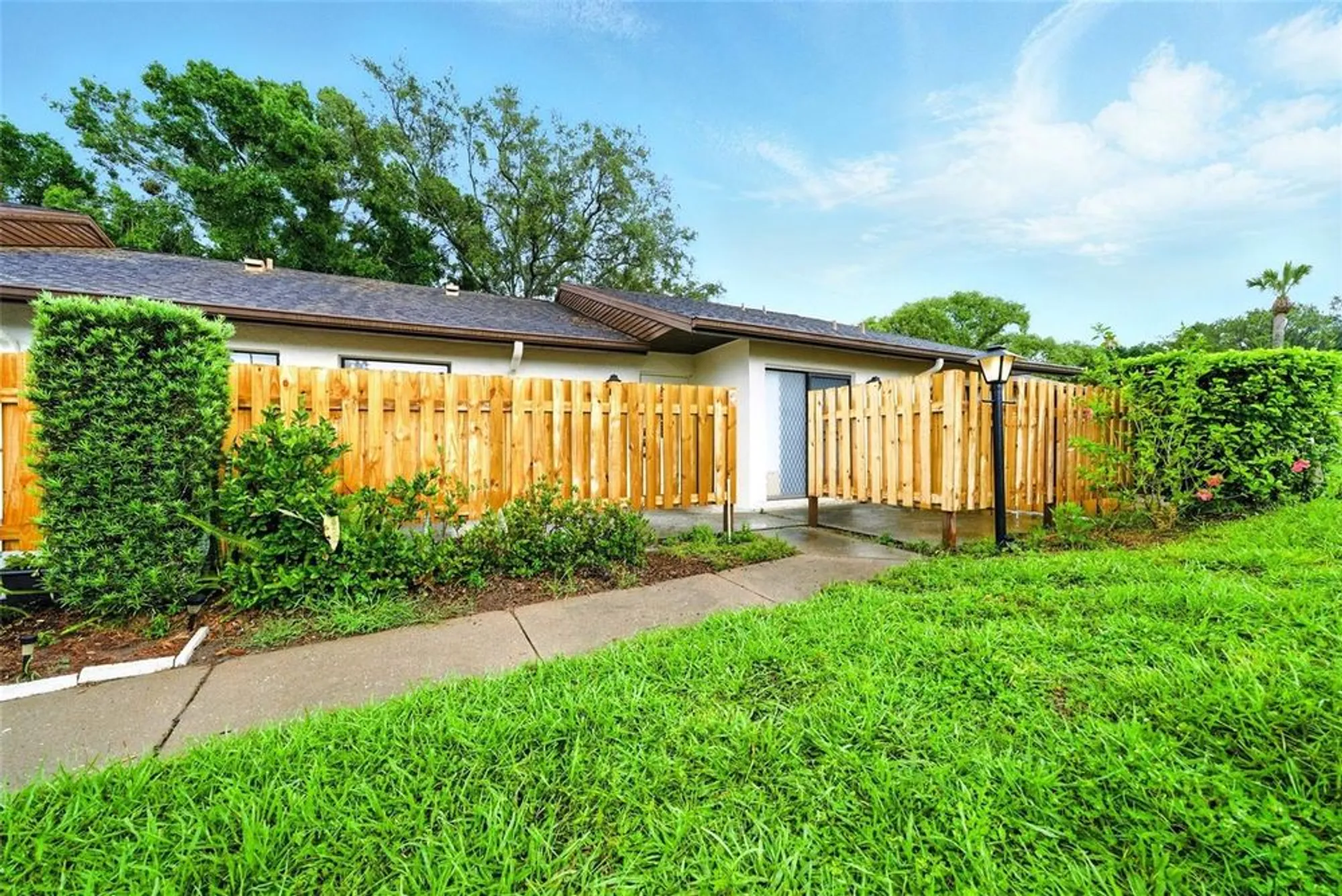 Property Slideshow image 34 of 44 | 1725 pine ridge way e, Palm Harbor, FL, 34684