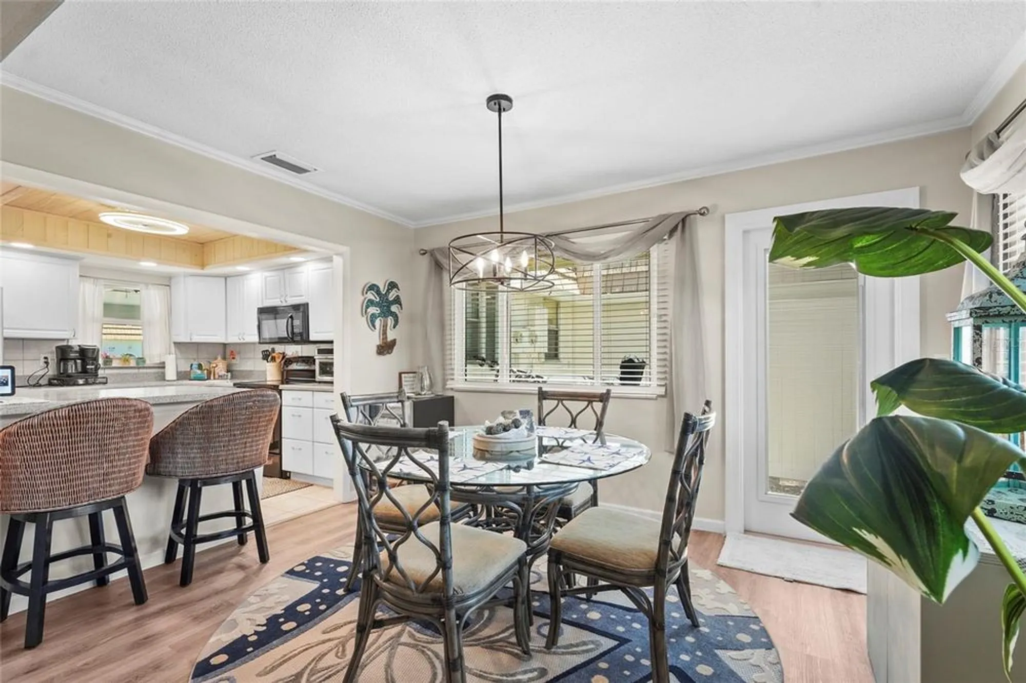 Property Slideshow image 13 of 39 | 2531 riverbluff pkwy # v181, Sarasota, FL, 34231