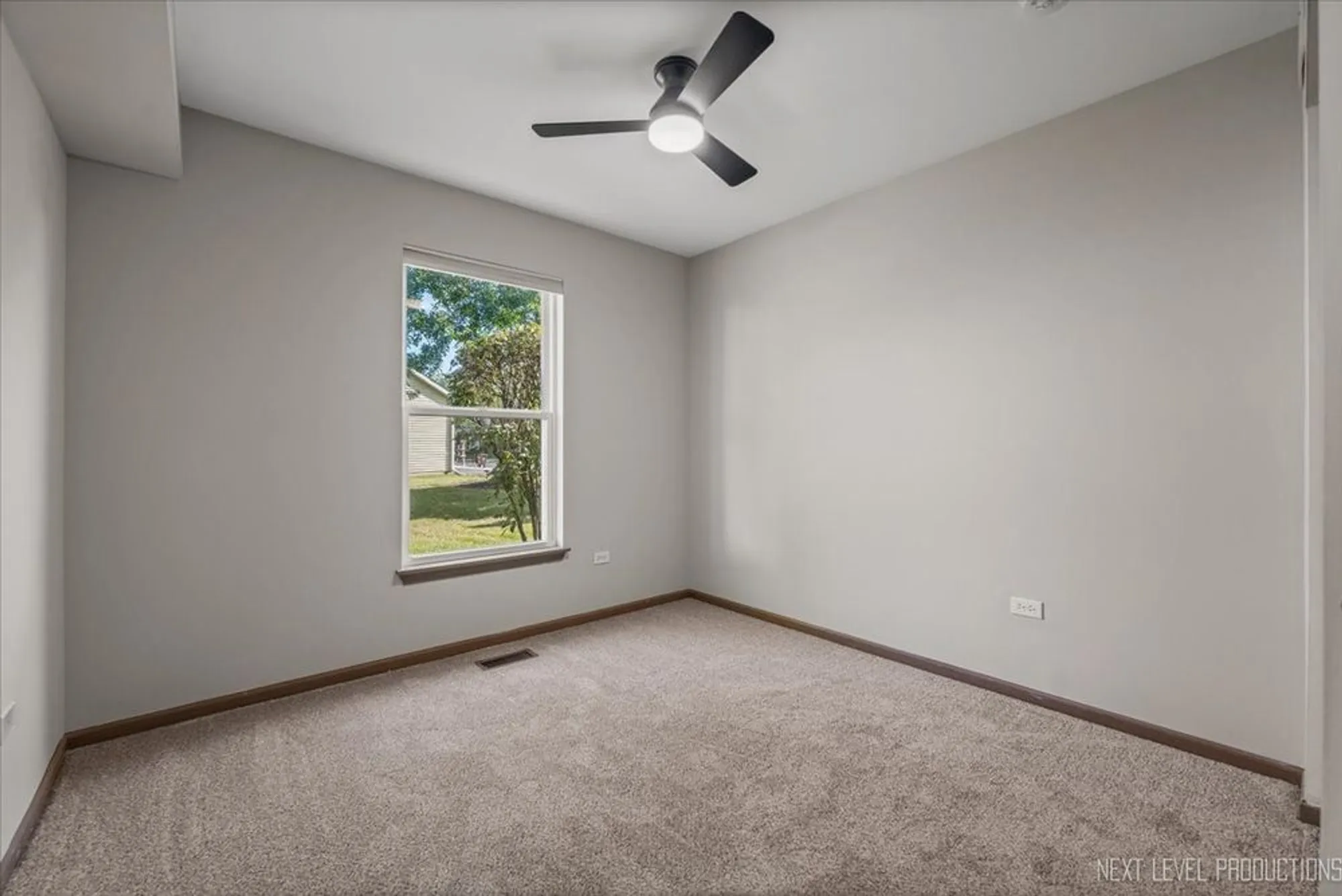 Property Slideshow image 15 of 39 | 13865 s balsam ln d, Plainfield, IL, 60544