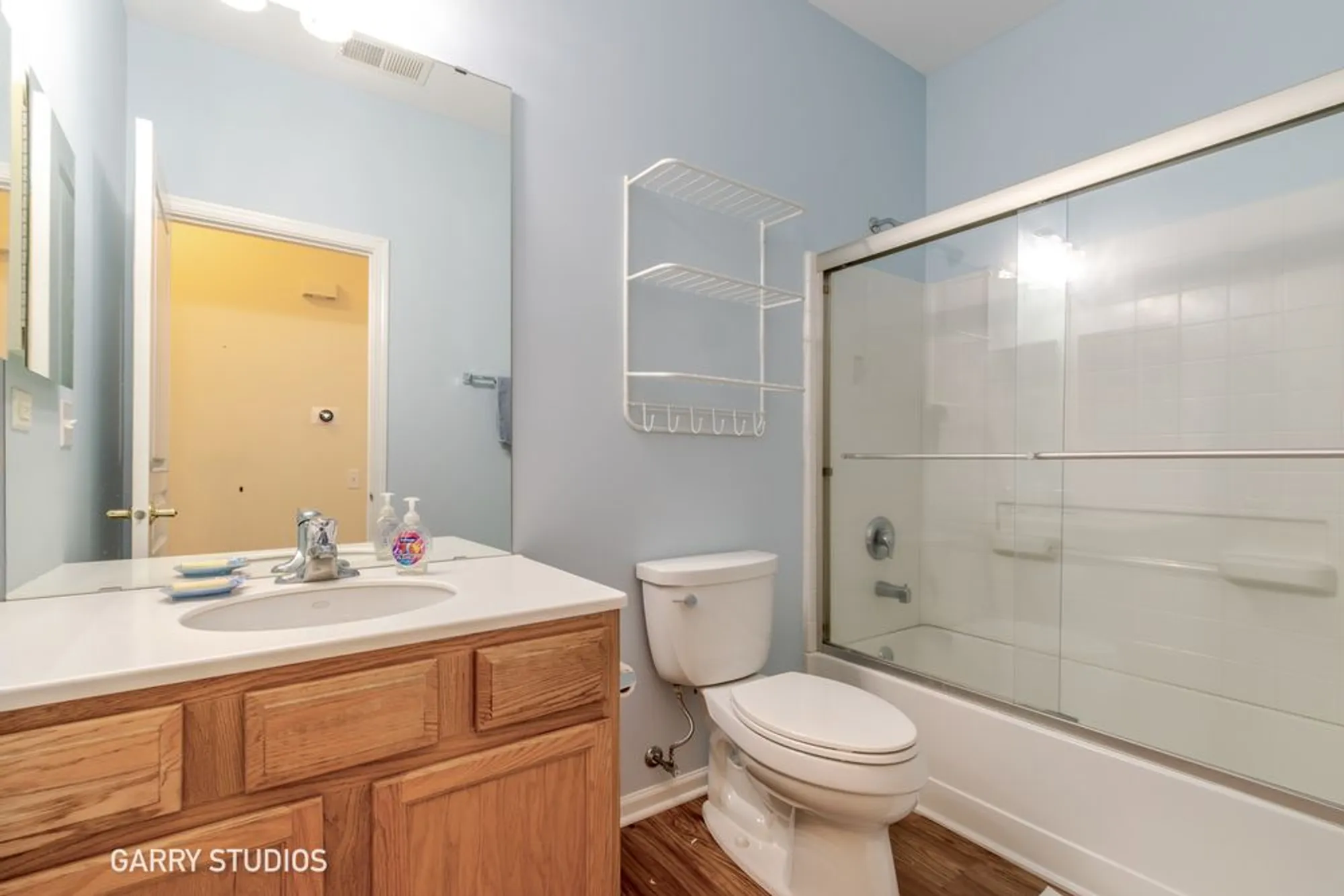 Property Slideshow image 18 of 27 | 13259 cedar crest ln, Huntley, IL, 60142
