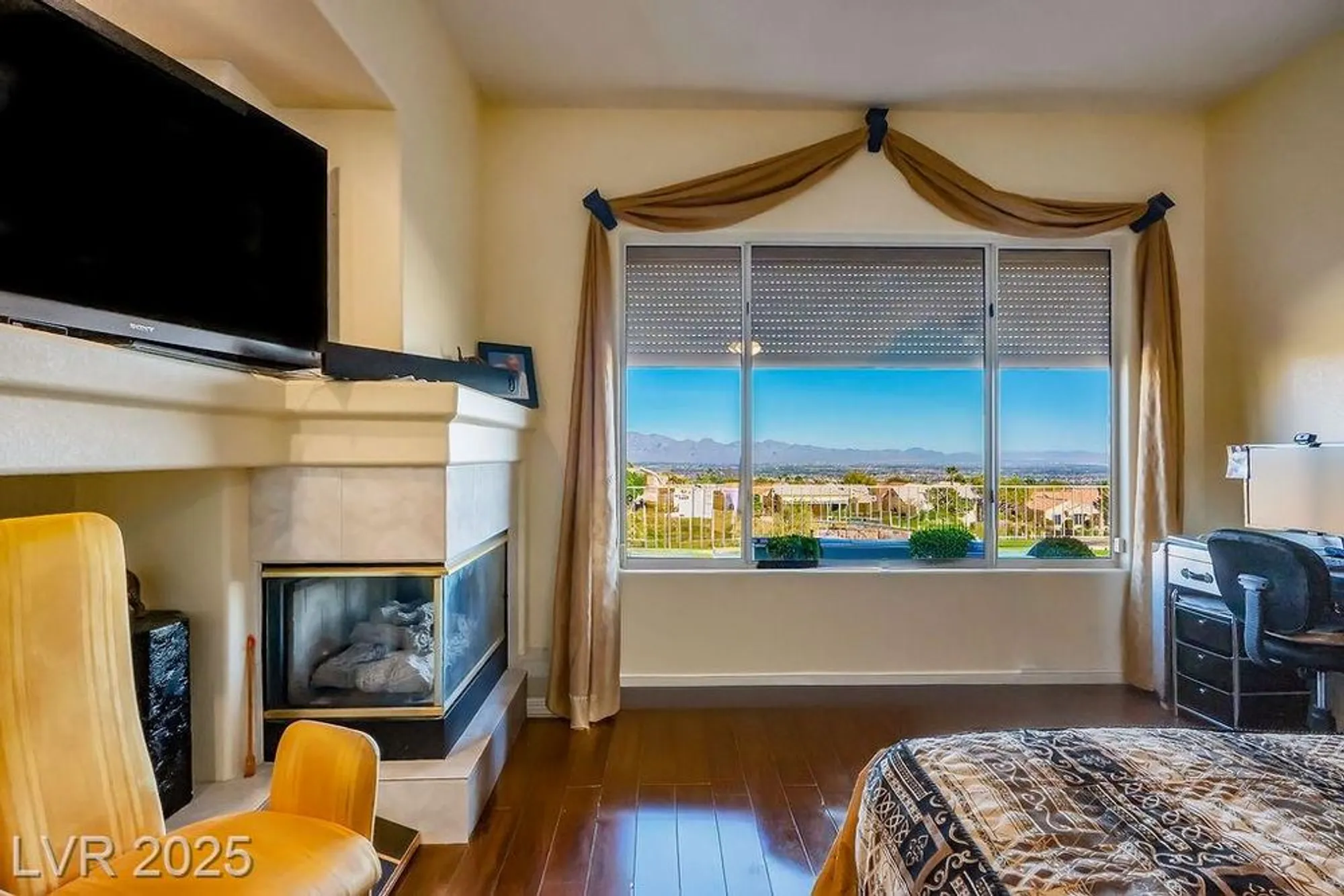 Property Slideshow image 21 of 99 | 10712 button willow dr, Las Vegas, NV, 89134