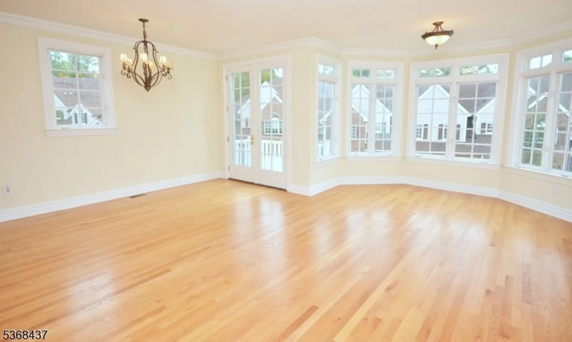 Property Slideshow image 4 of 30 | 35 schmidt cir, Watchung, NJ, 07069
