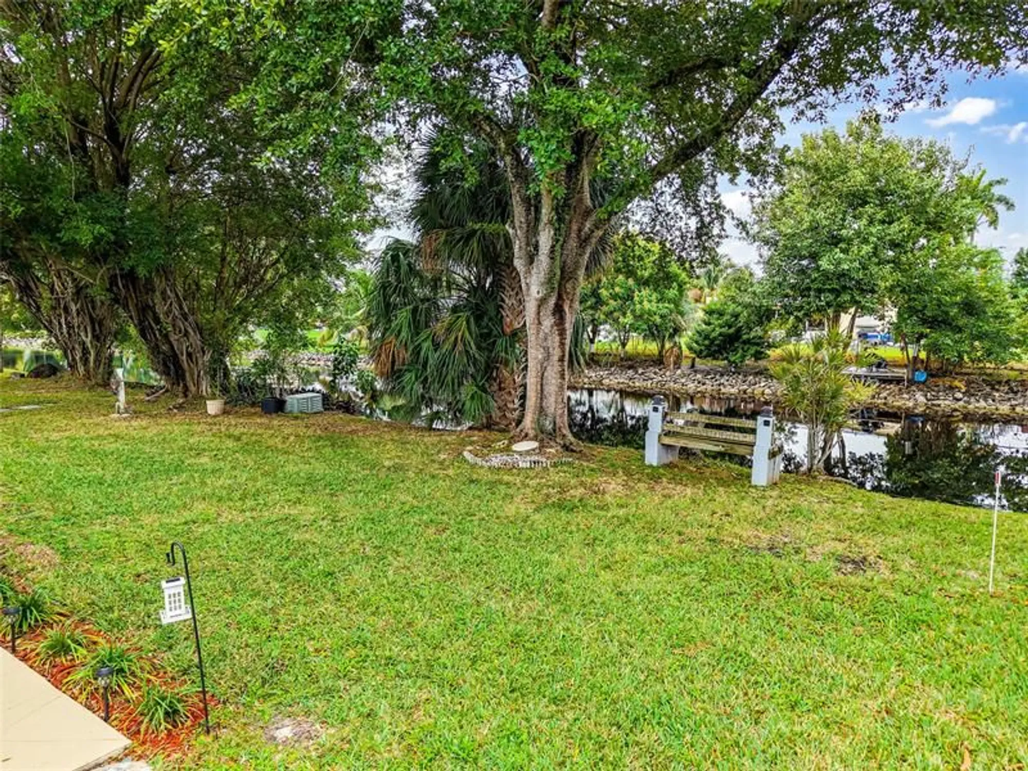 Property Slideshow image 3 of 35 | 985 nw 69th ave, Margate, FL, 33063