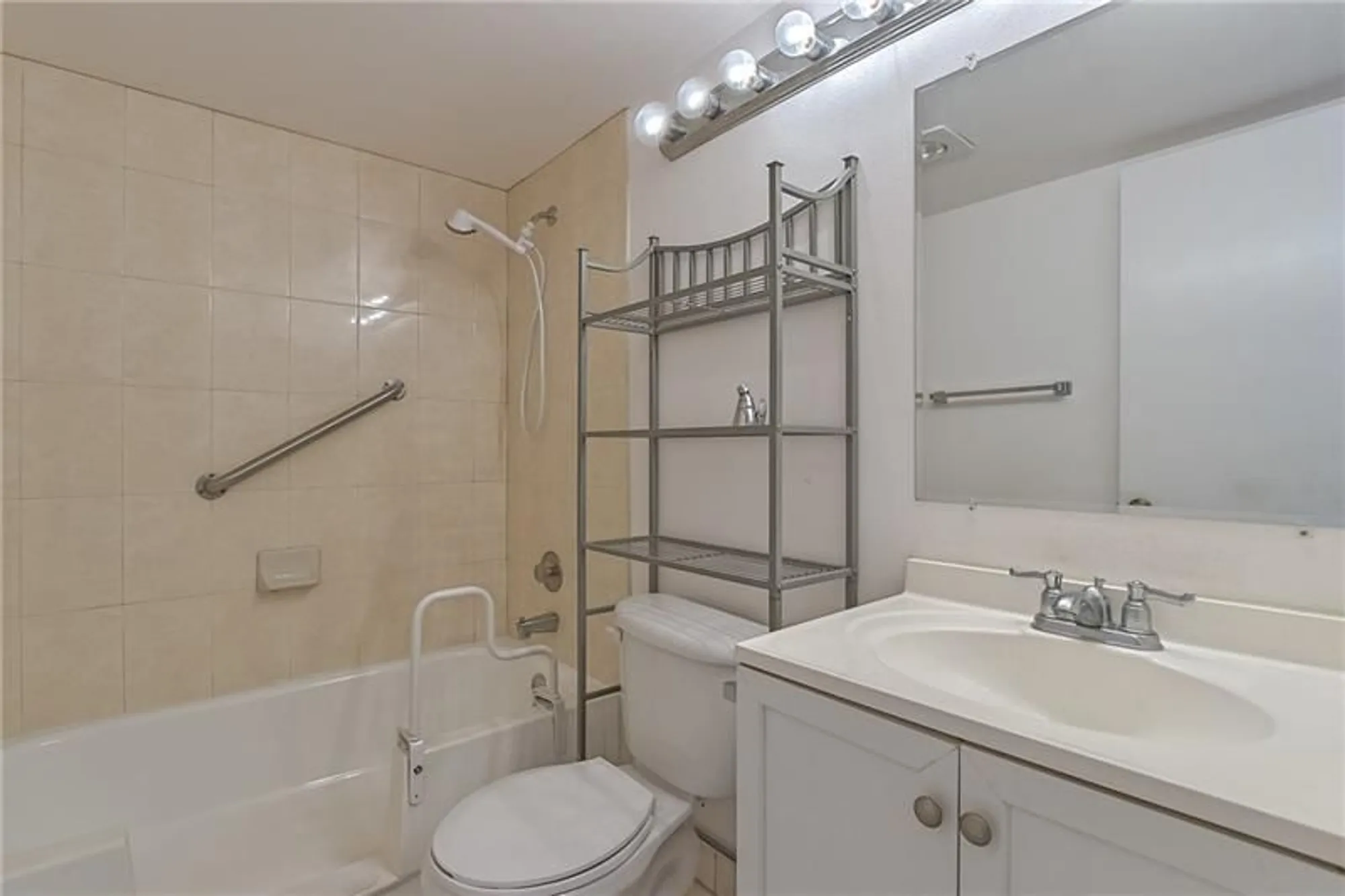 Property Slideshow image 15 of 20 | 167 grantham e # 167, Deerfield Beach, FL, 33442