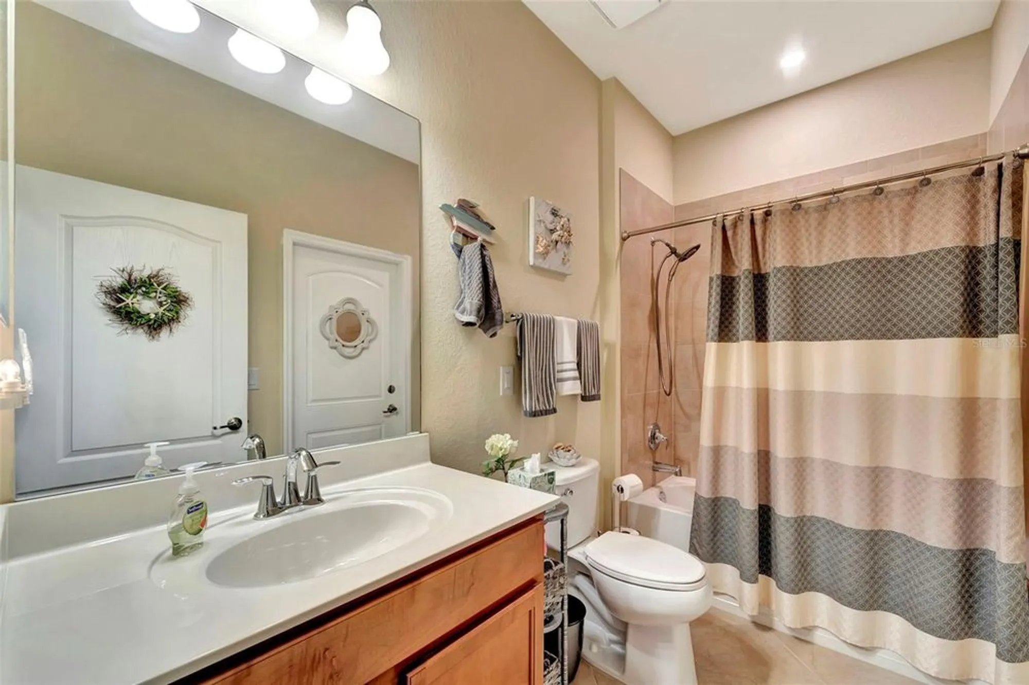 Property Slideshow image 19 of 63 | 2482 arugula dr, North Port, FL, 34289