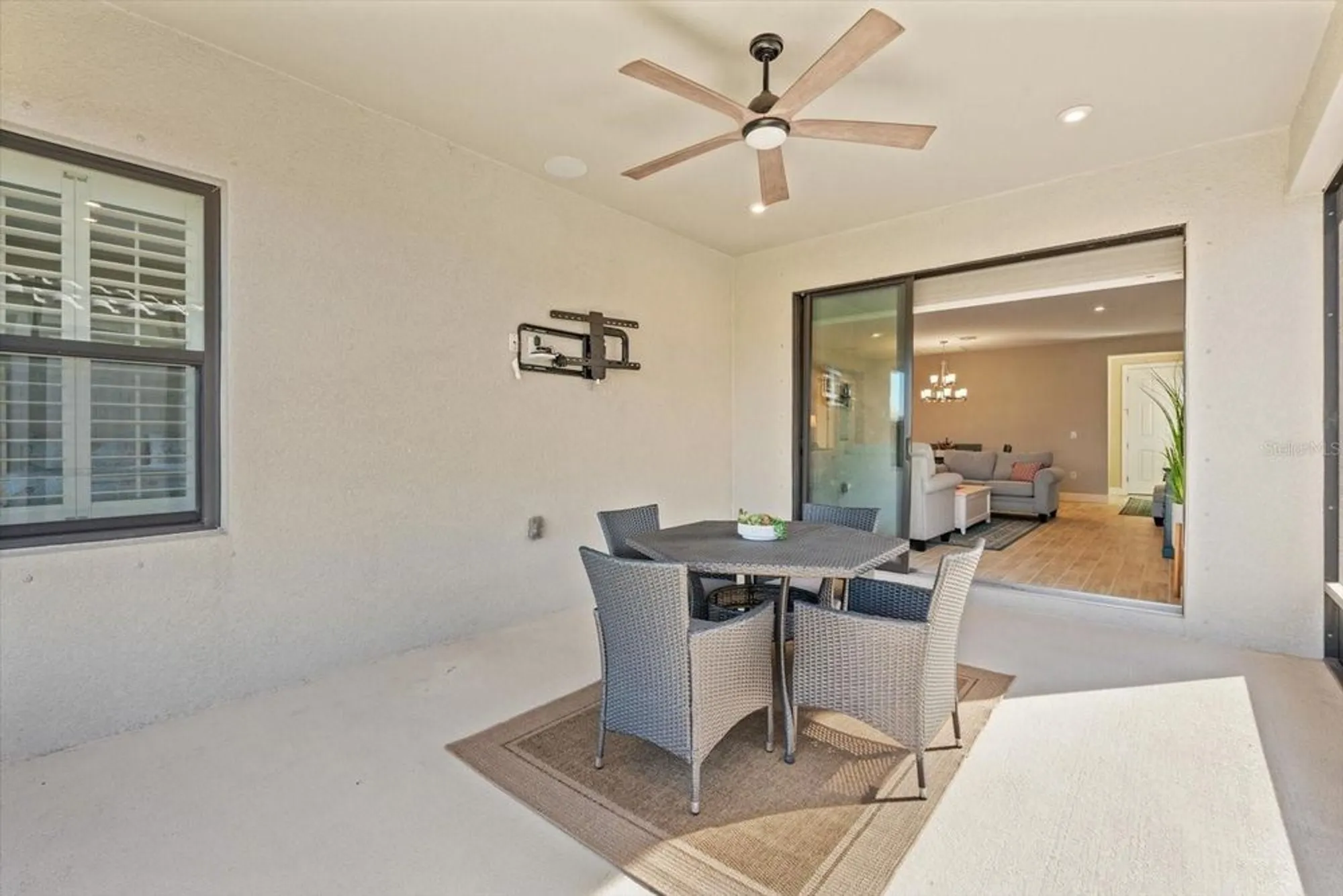 Property Slideshow image 16 of 54 | 11127 devonbridge dr, Palmetto, FL, 34221