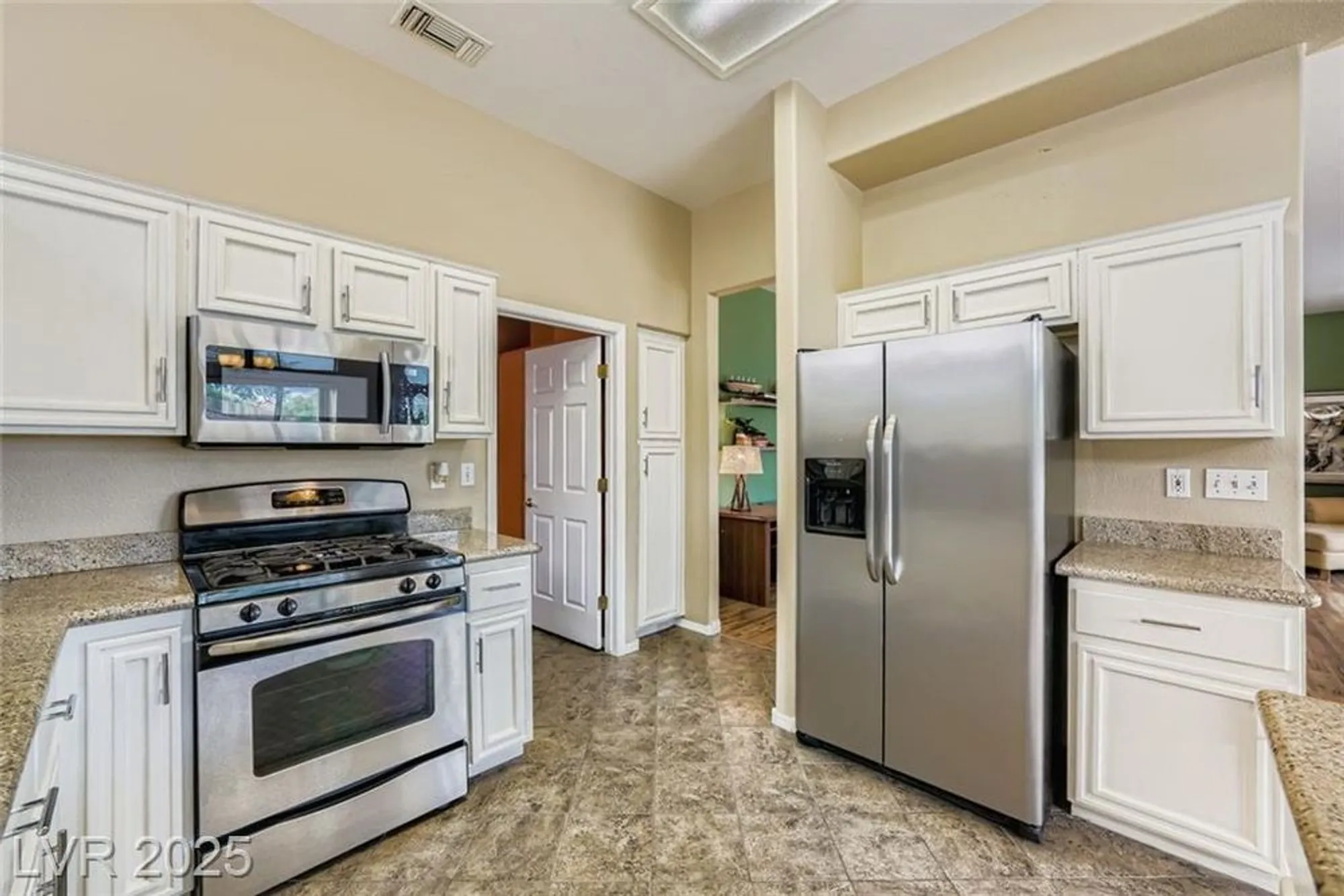 Property Slideshow image 8 of 21 | 2820 faiss dr, Las Vegas, NV, 89134
