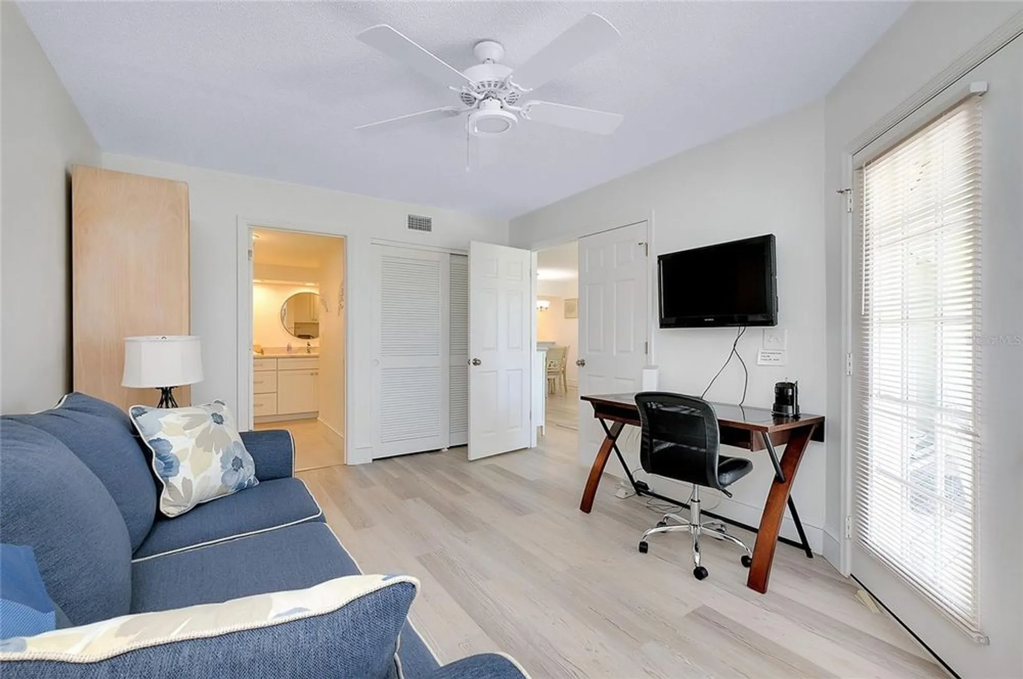 Property Slideshow image 39 of 68 | 433 cerromar ln 430, Venice, FL, 34293