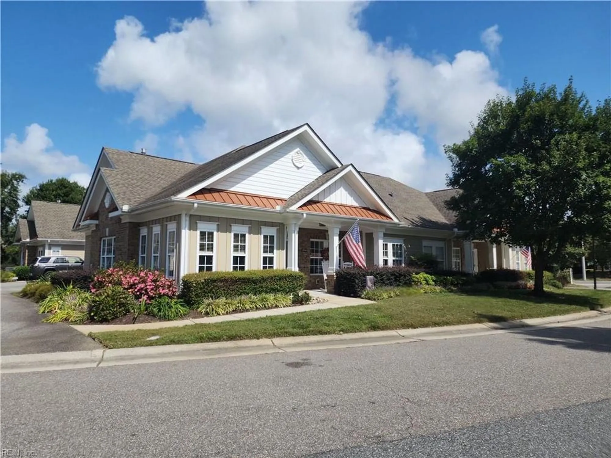 Property Slideshow image 5 of 49 | 1534 carrolton way, Chesapeake, VA, 23320