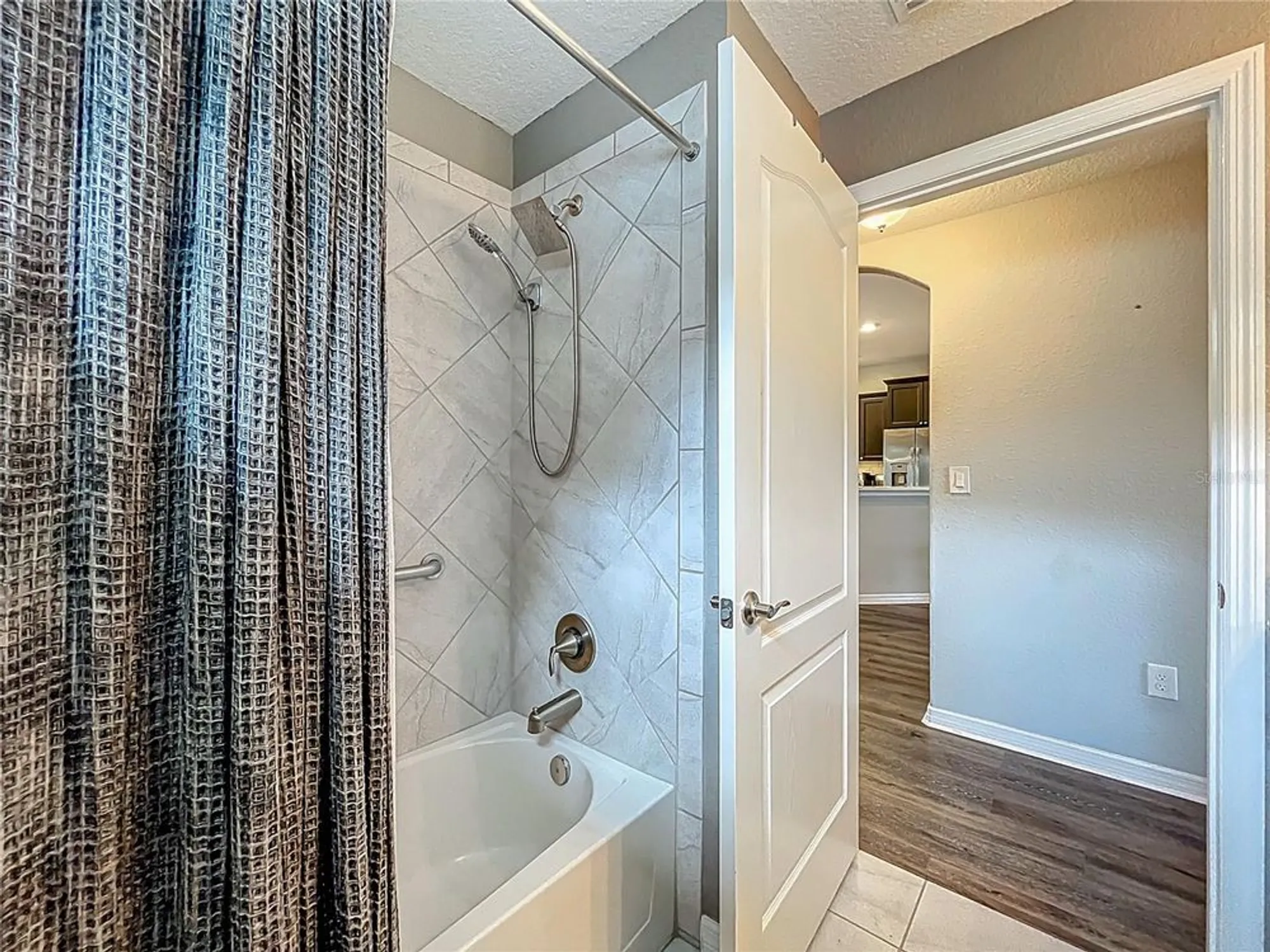 Property Slideshow image 25 of 49 | 27327 roanoke dr, Leesburg, FL, 34748