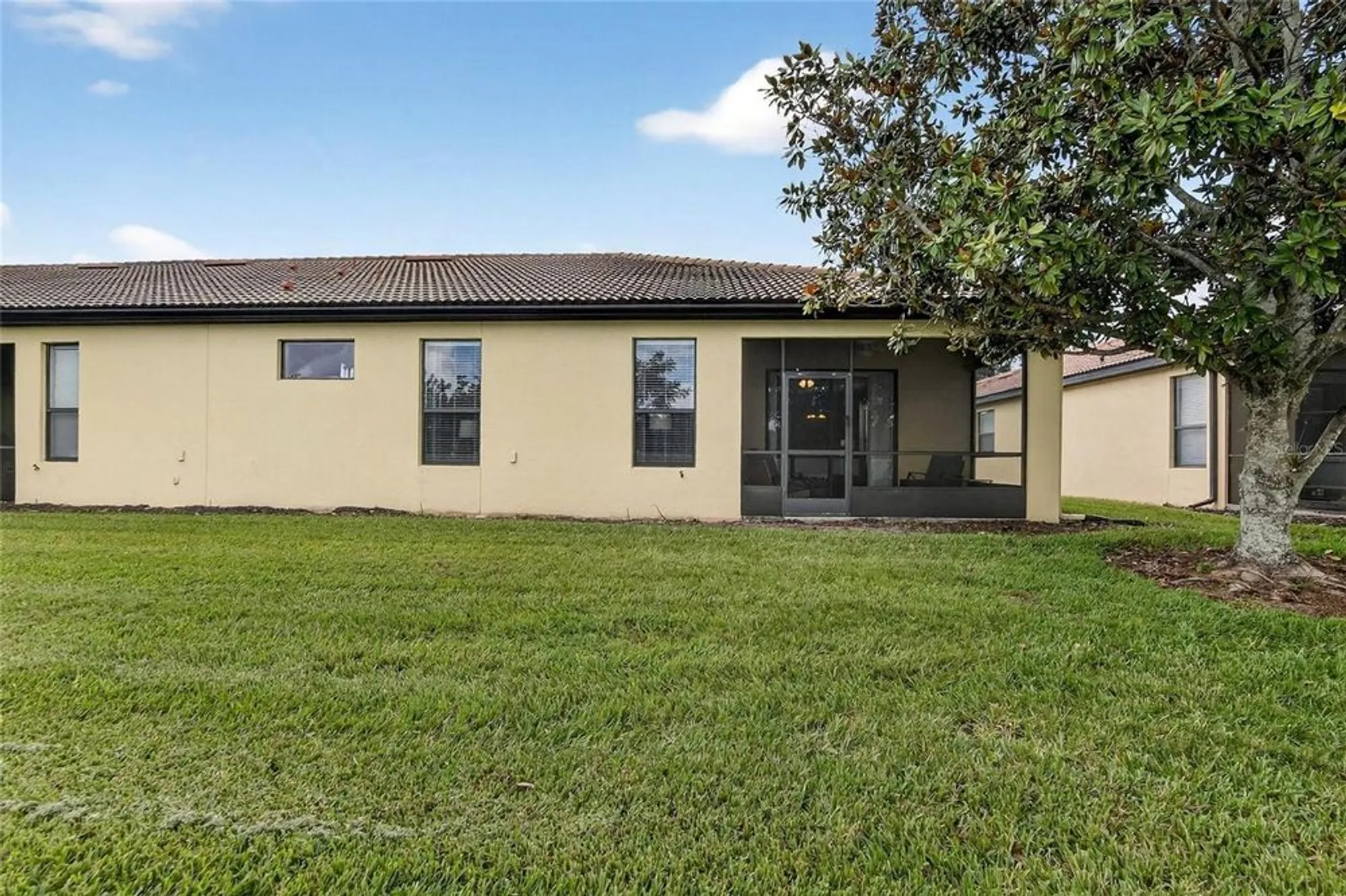 Property Slideshow image 48 of 58 | 307 bluewater falls ct, Apollo Beach, FL, 33572