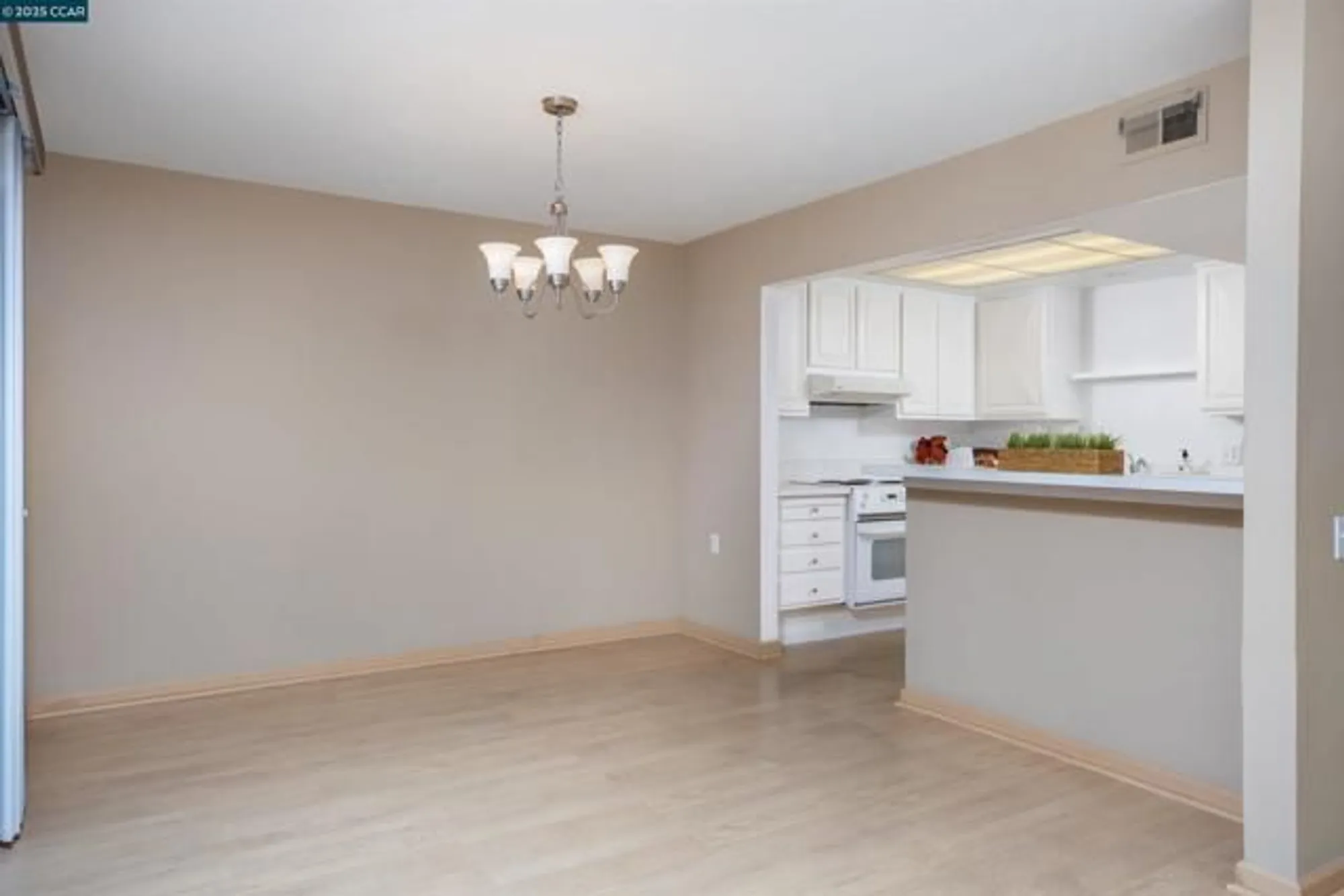 Property Slideshow image 10 of 26 | 1601 canyonwood ct 8, Walnut Creek, CA, 94595