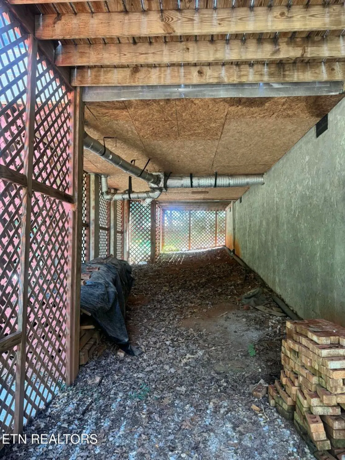 Property Slideshow image 42 of 58 | 123 inata cir, Loudon, TN, 37774