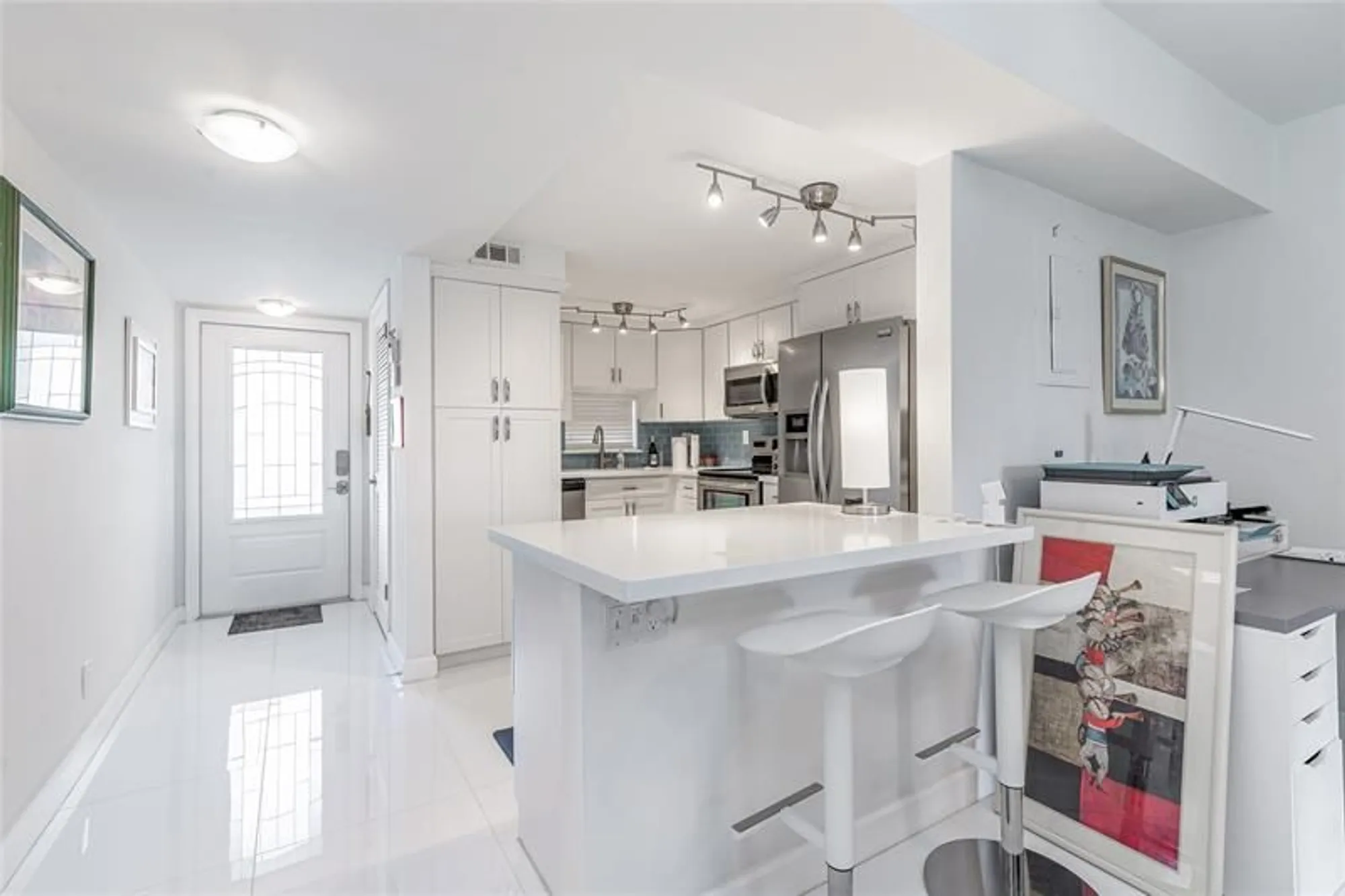 Property Slideshow image 9 of 76 | 811 s hollybrook dr 301, Pembroke Pines, FL, 33025