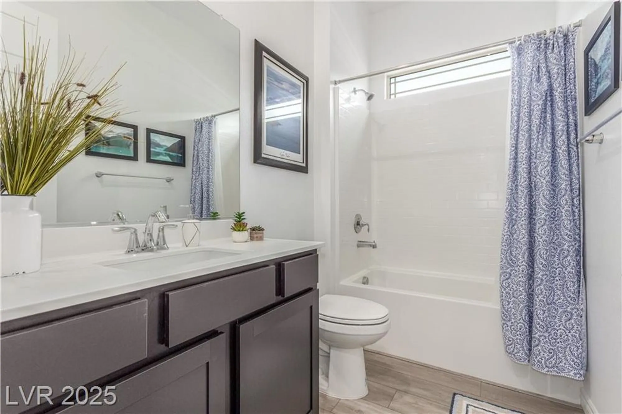 Property Slideshow image 23 of 43 | 905 belleforte ln, Las Vegas, NV, 89138