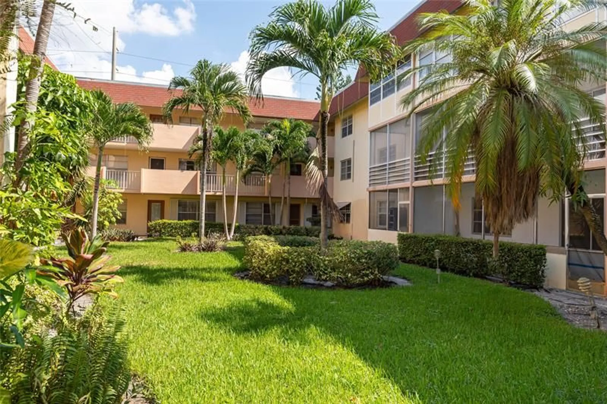 Property Slideshow image 27 of 39 | 3081 nw 47th ter 107, Lauderdale Lakes, FL, 33313