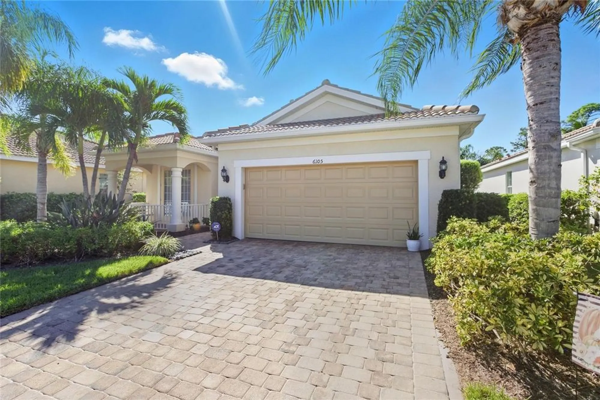 Property Slideshow image 3 of 63 | 6105 granaway ct, Sarasota, FL, 34238