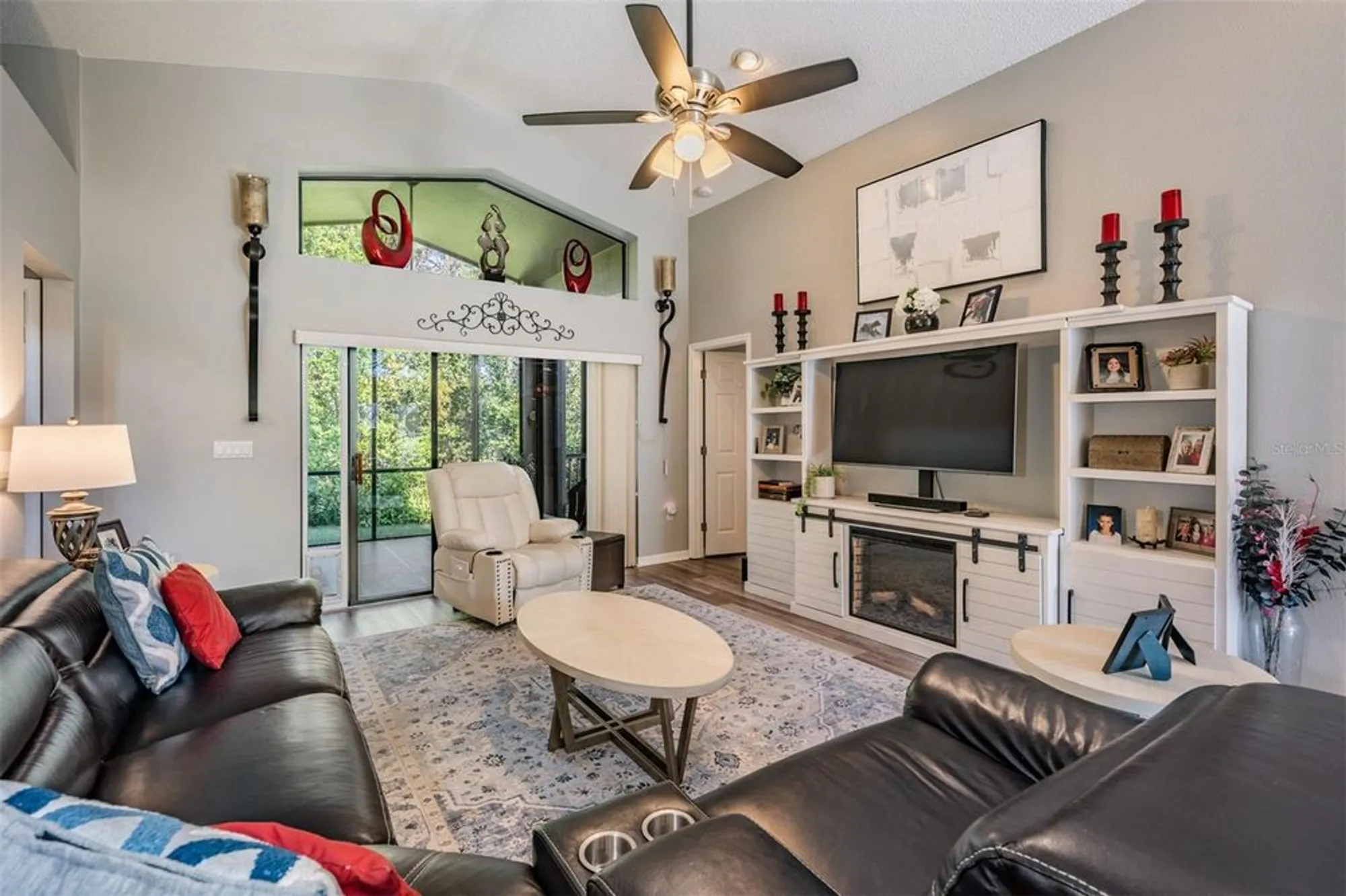 Property Slideshow image 9 of 57 | 525 bent oak ct, Spring Hill, FL, 34609