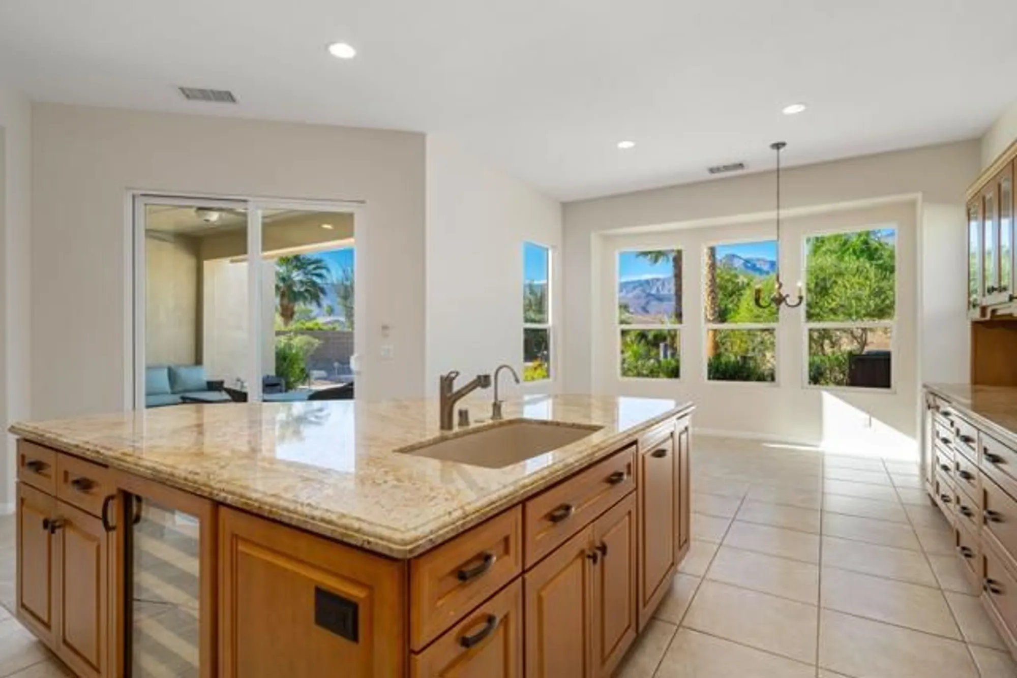Property Slideshow image 24 of 48 | 81943 prism dr, La Quinta, CA, 92253