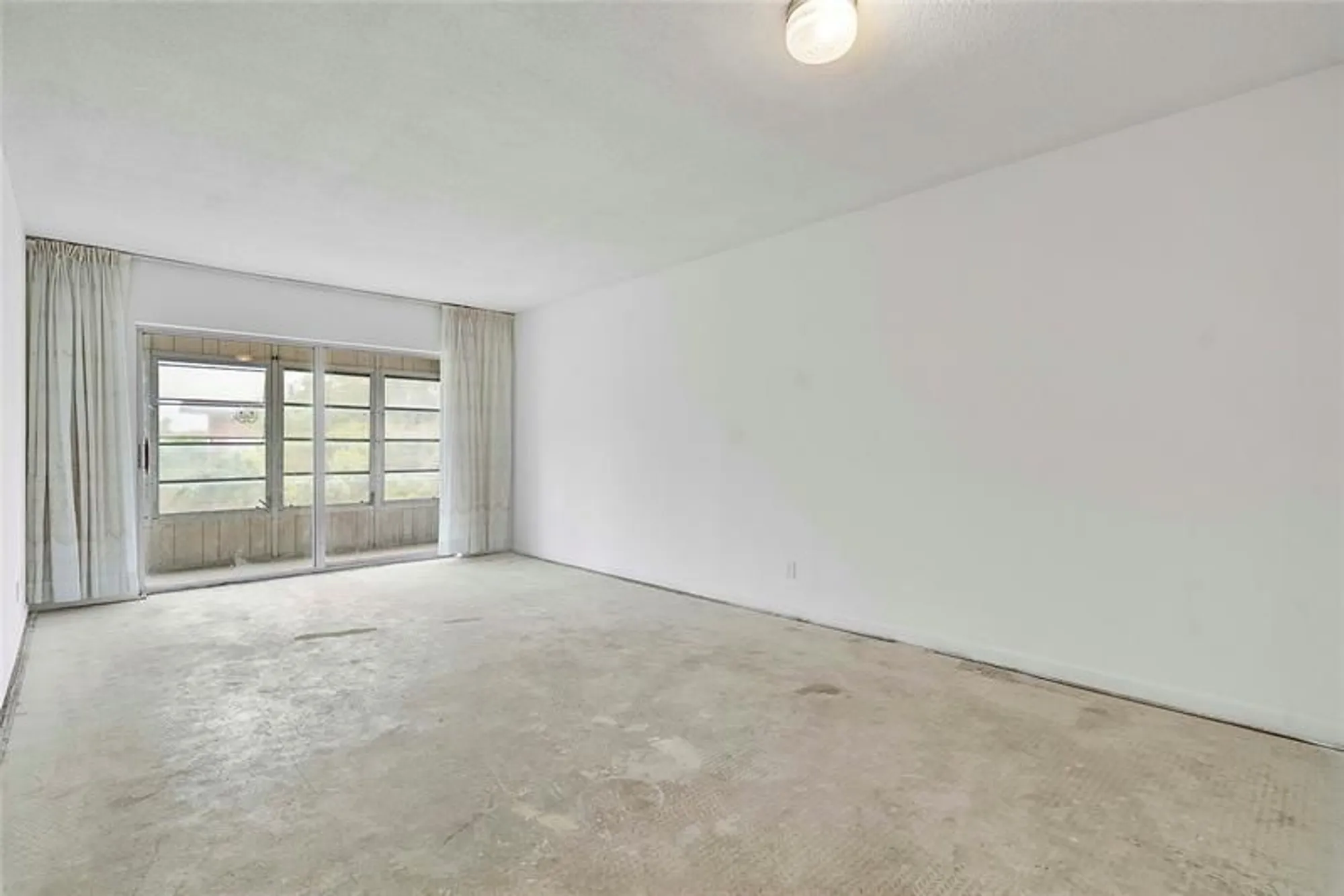 Property Slideshow image 7 of 21 | , Lauderdale Lakes, FL, 33313