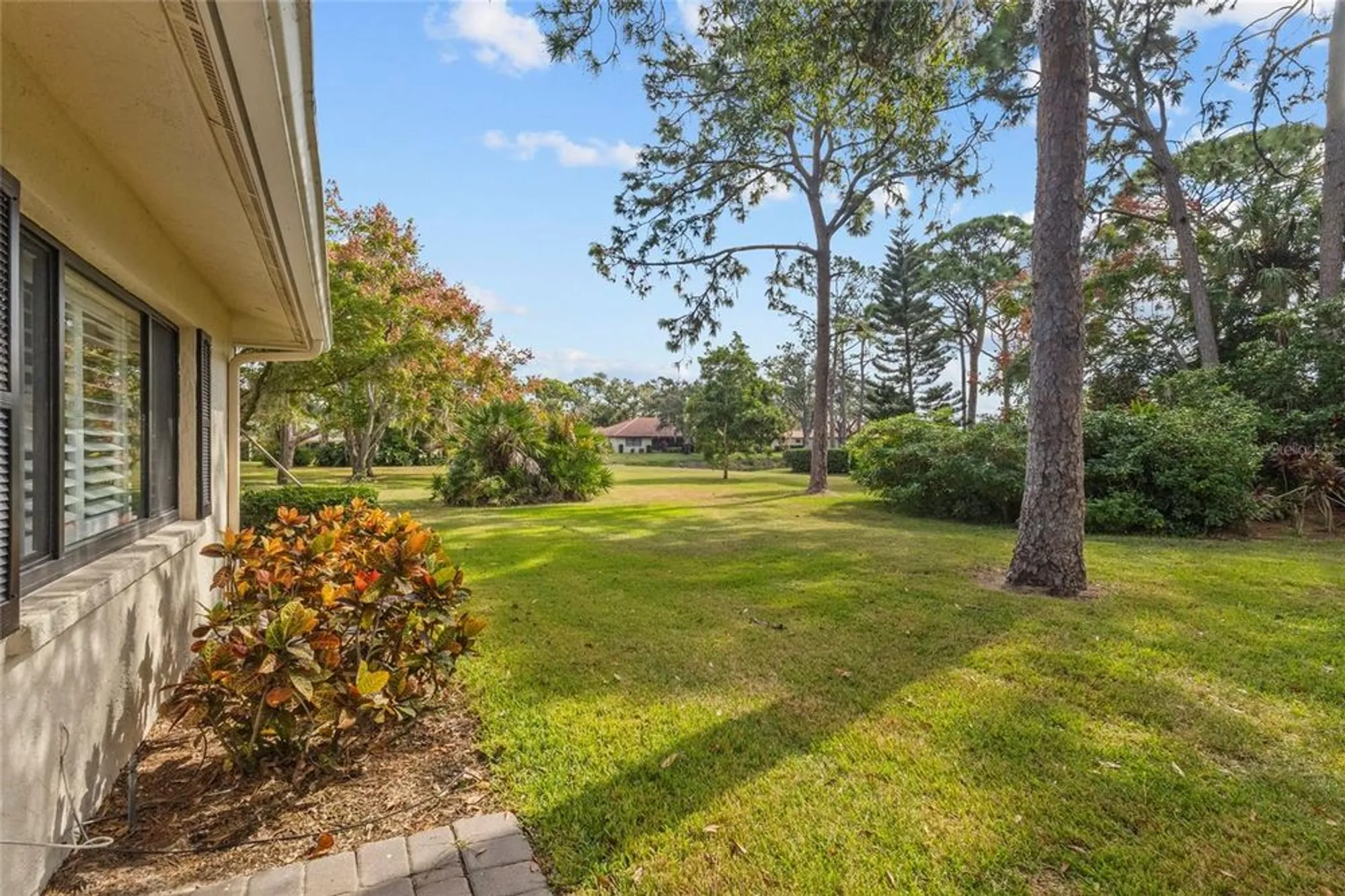 Property Slideshow image 34 of 38 | 7143 fairway bend ln, Sarasota, FL, 34243