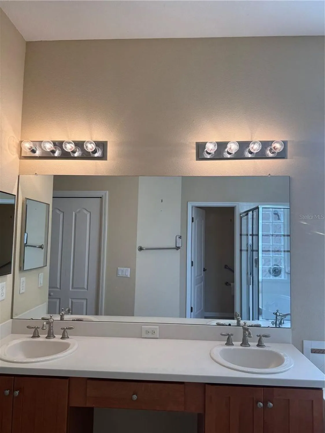 Property Slideshow image 20 of 31 | 446 noble faire dr, Sun City Center, FL, 33573