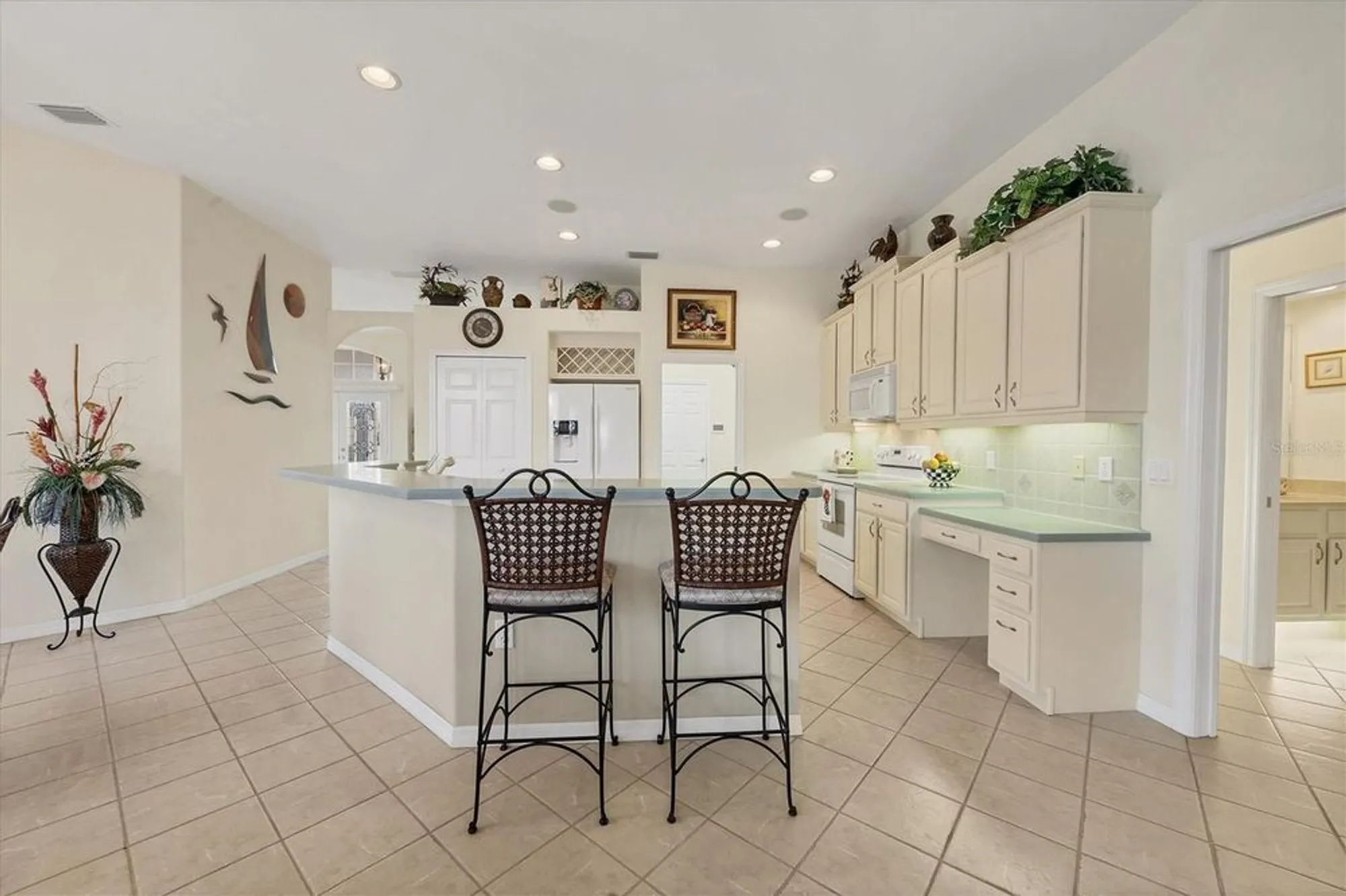 Property Slideshow image 16 of 63 | 5266 pine shadow ln, North Port, FL, 34287