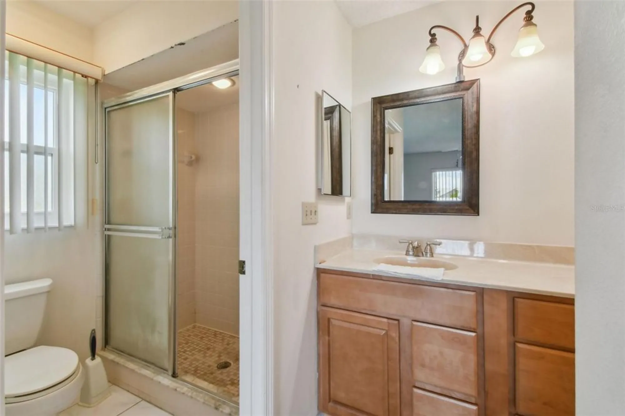 Property Slideshow image 19 of 28 | 912 e del webb blvd, Sun City Center, FL, 33573