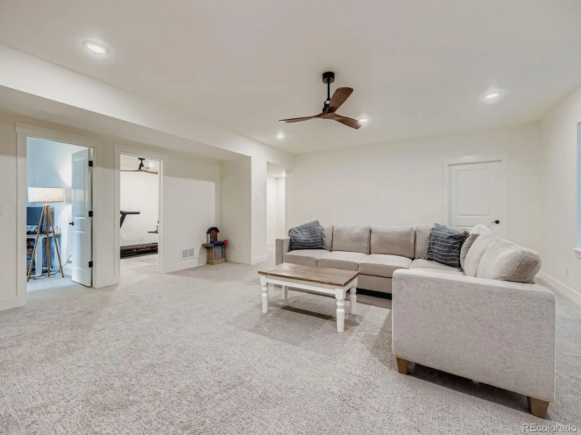 Property Slideshow image 22 of 31 | 4059 happy hollow dr, Castle Rock, CO, 80104