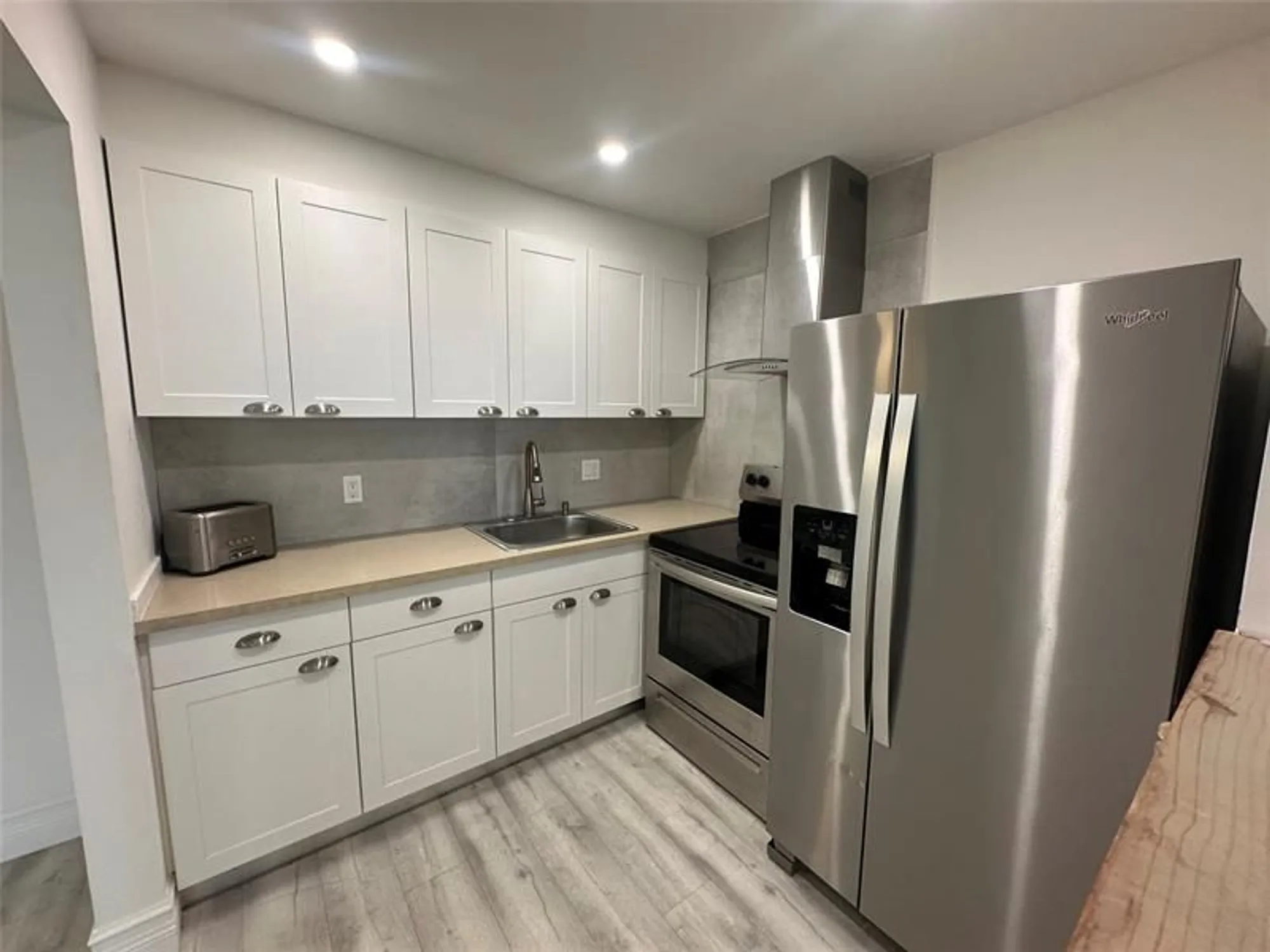 Property Slideshow image 7 of 48 | 510 tilford x # 510, Deerfield Beach, FL, 33442