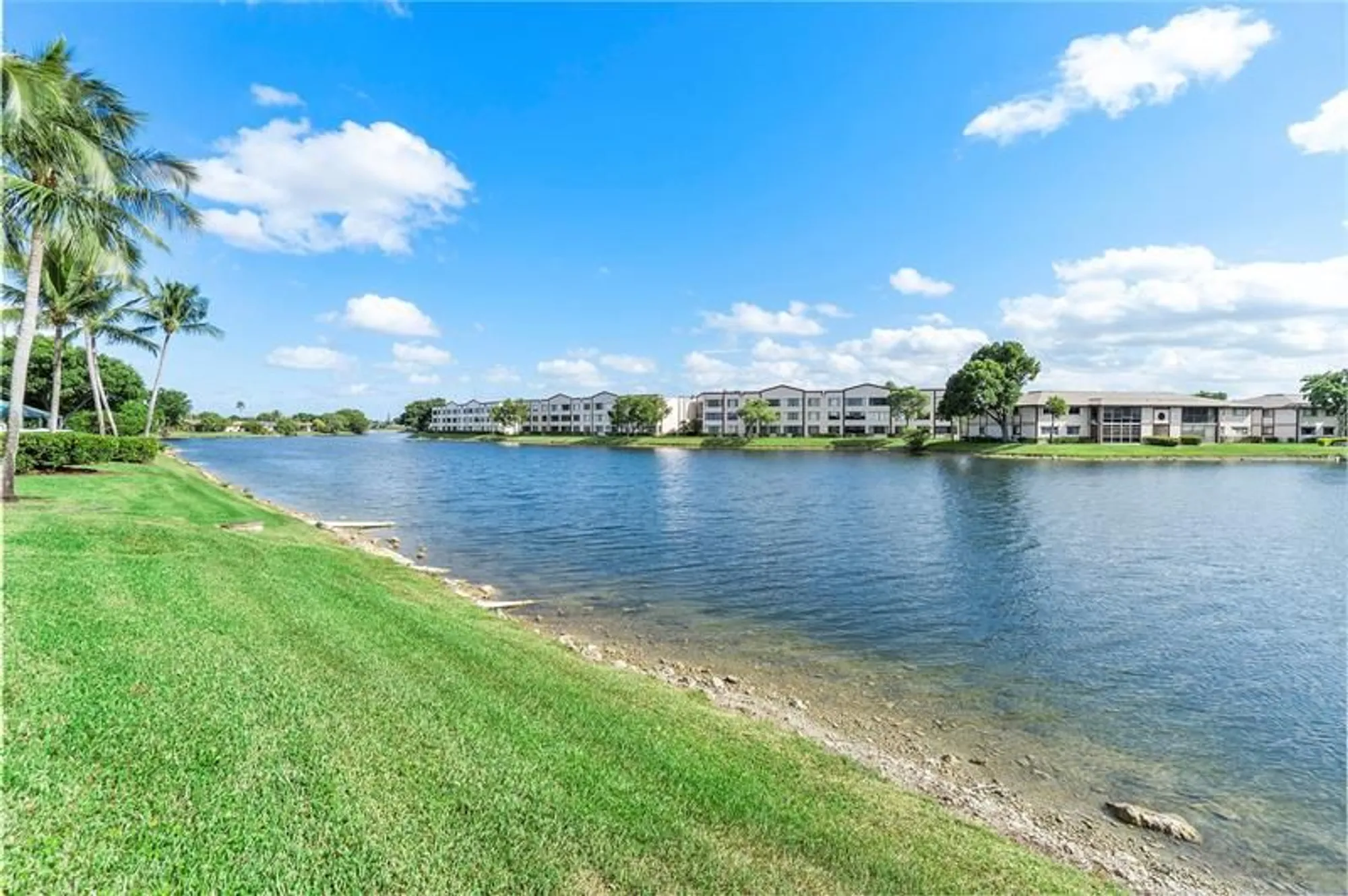 Property Slideshow image 61 of 73 | 7763 southampton ter 102, Tamarac, FL, 33321