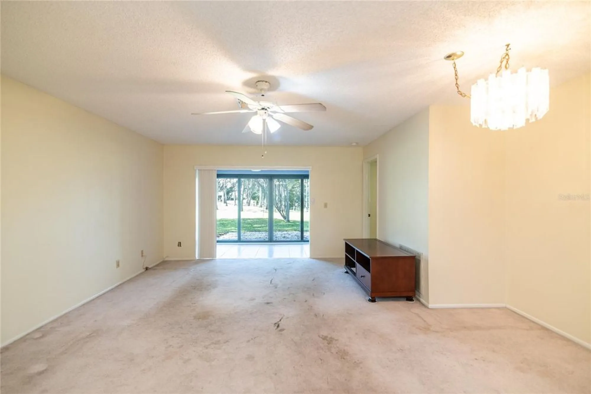 Property Slideshow image 7 of 32 | 2502 laurelwood dr # 3b, Clearwater, FL, 33763
