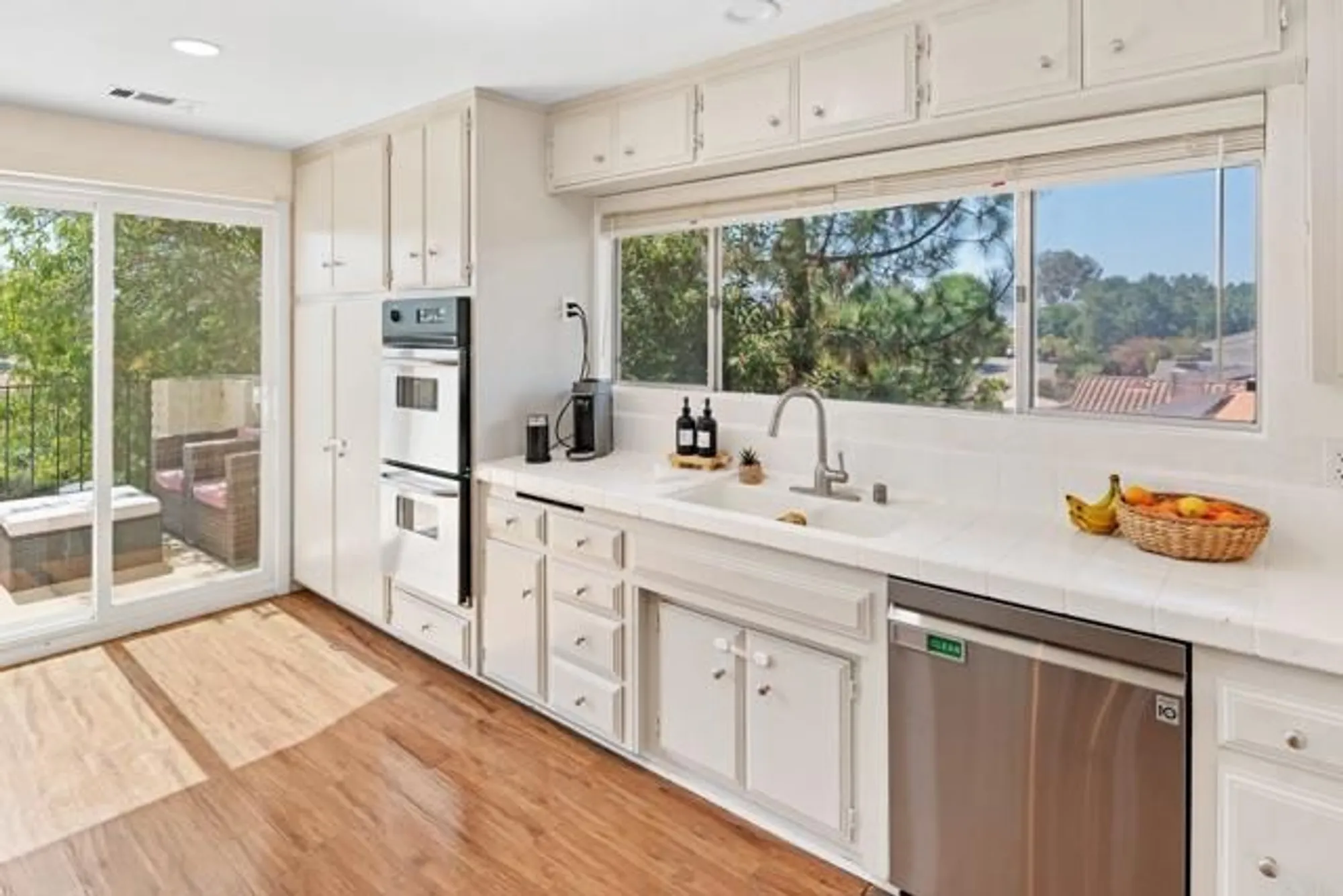 Property Slideshow image 19 of 53 | 10512 moon view way, Escondido, CA, 92026