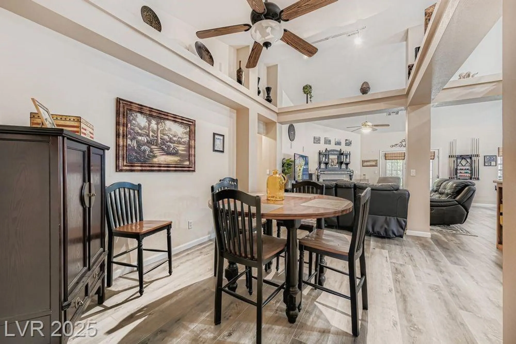 Property Slideshow image 9 of 28 | 5320 rim view ln, Las Vegas, NV, 89130