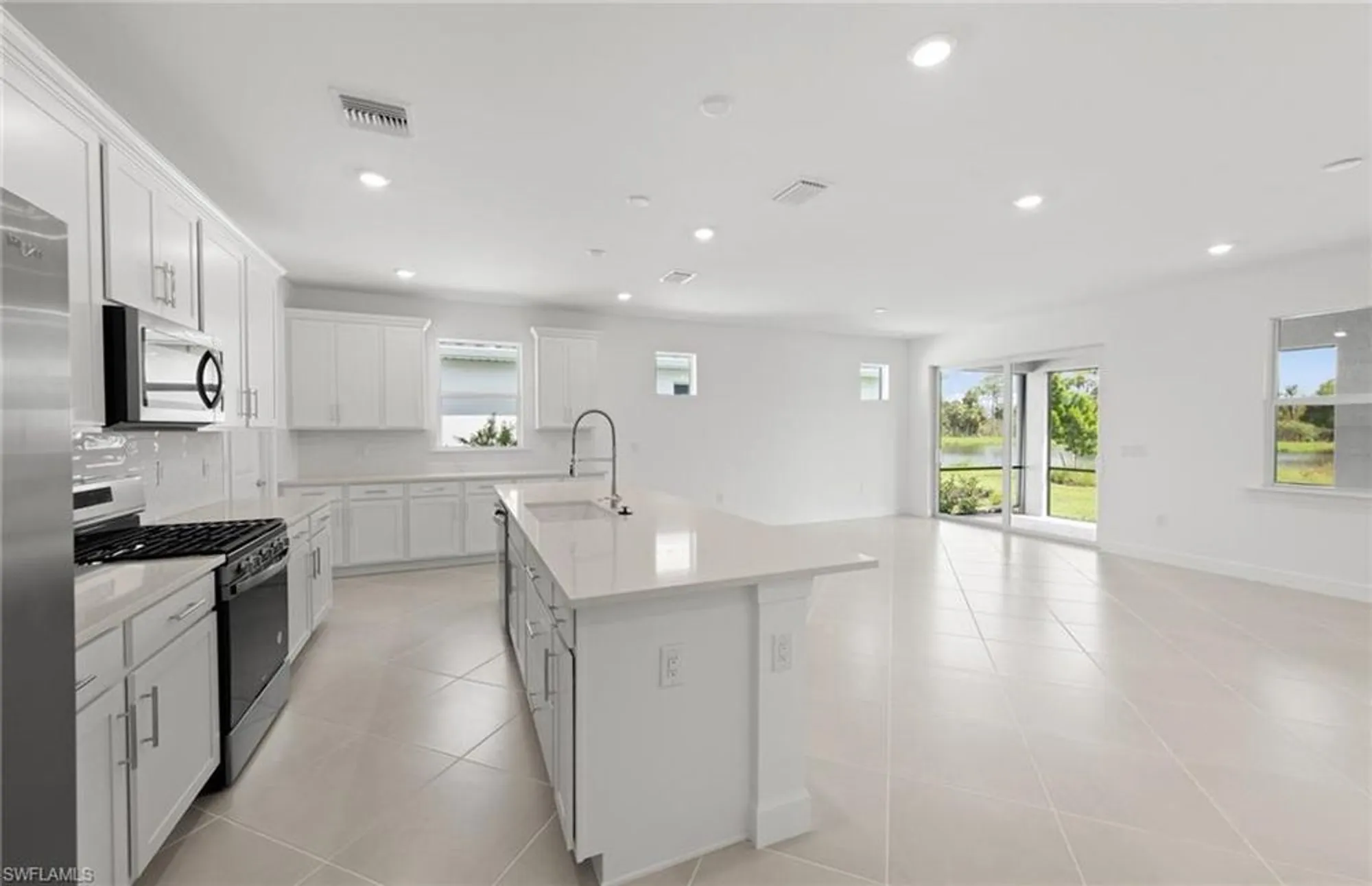 Property Slideshow image 5 of 46 | 17290 willow tree ln, North Fort Myers, FL, 33917