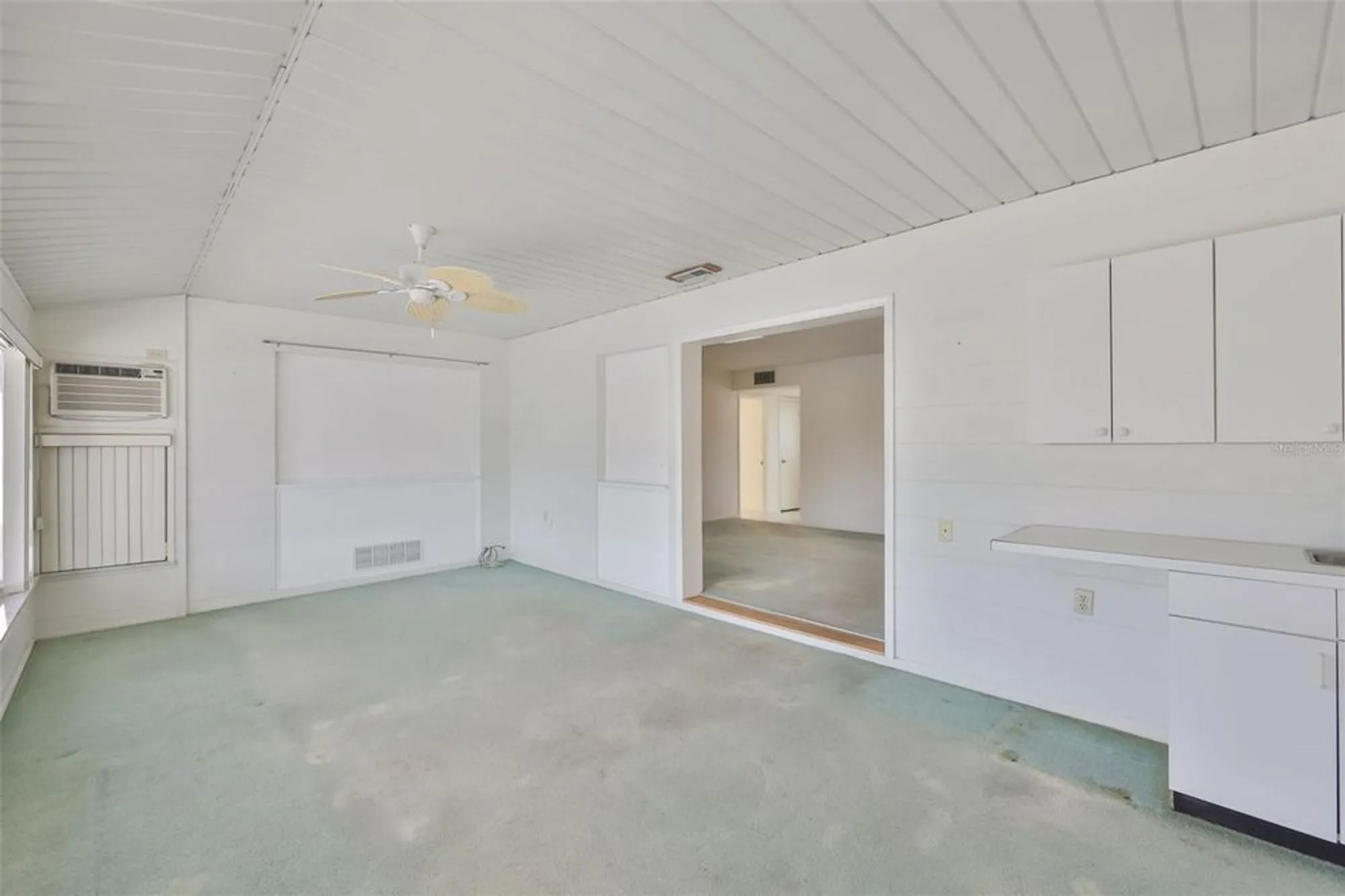 Property Slideshow image 20 of 63 | 1502 desert hills dr, Sun City Center, FL, 33573