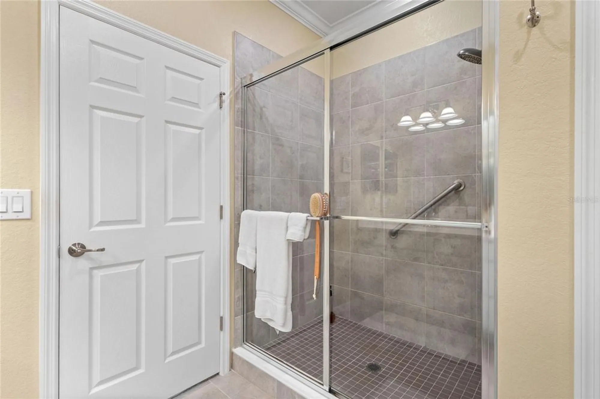 Property Slideshow image 24 of 58 | 10035 crooked creek dr unit 202, Venice, FL, 34293