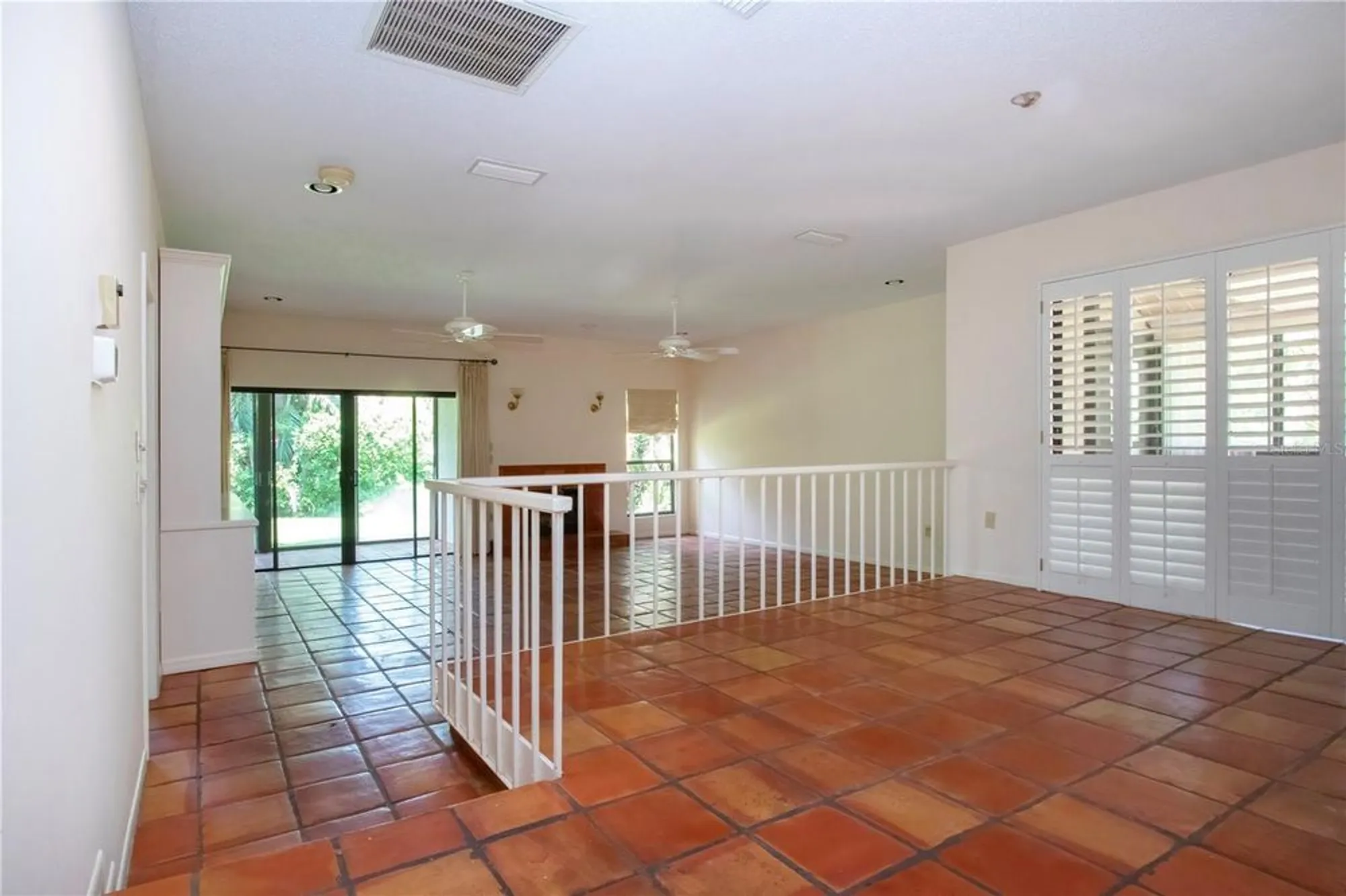 Property Slideshow image 11 of 48 | 4812 kestral park cir 20, Sarasota, FL, 34231