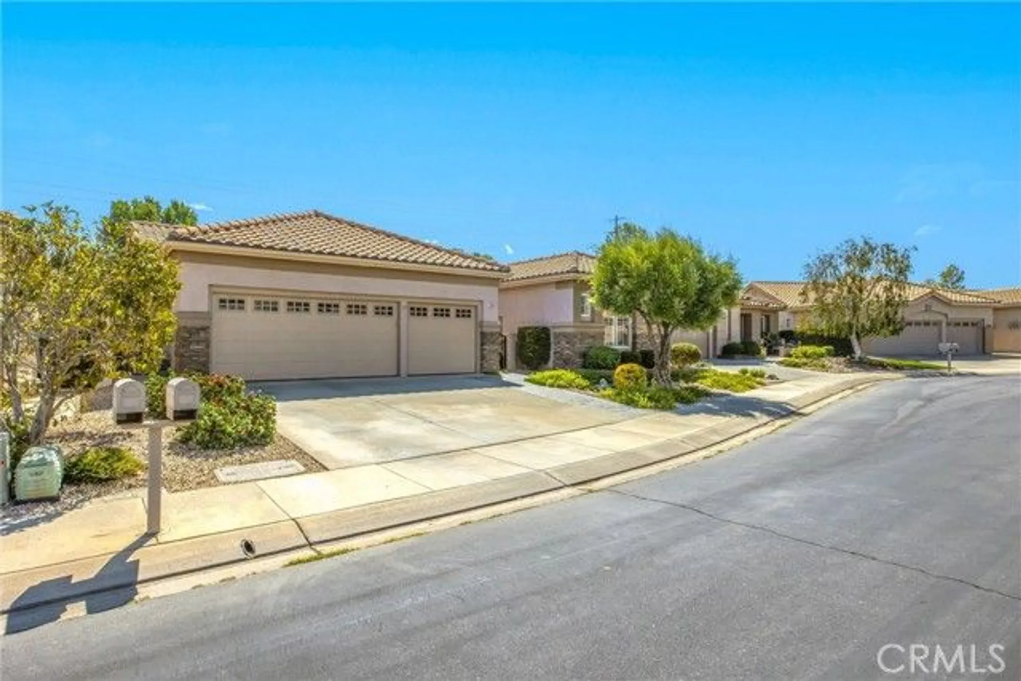 Property Slideshow image 2 of 54 | 4976 silverado ave, Banning, CA, 92220