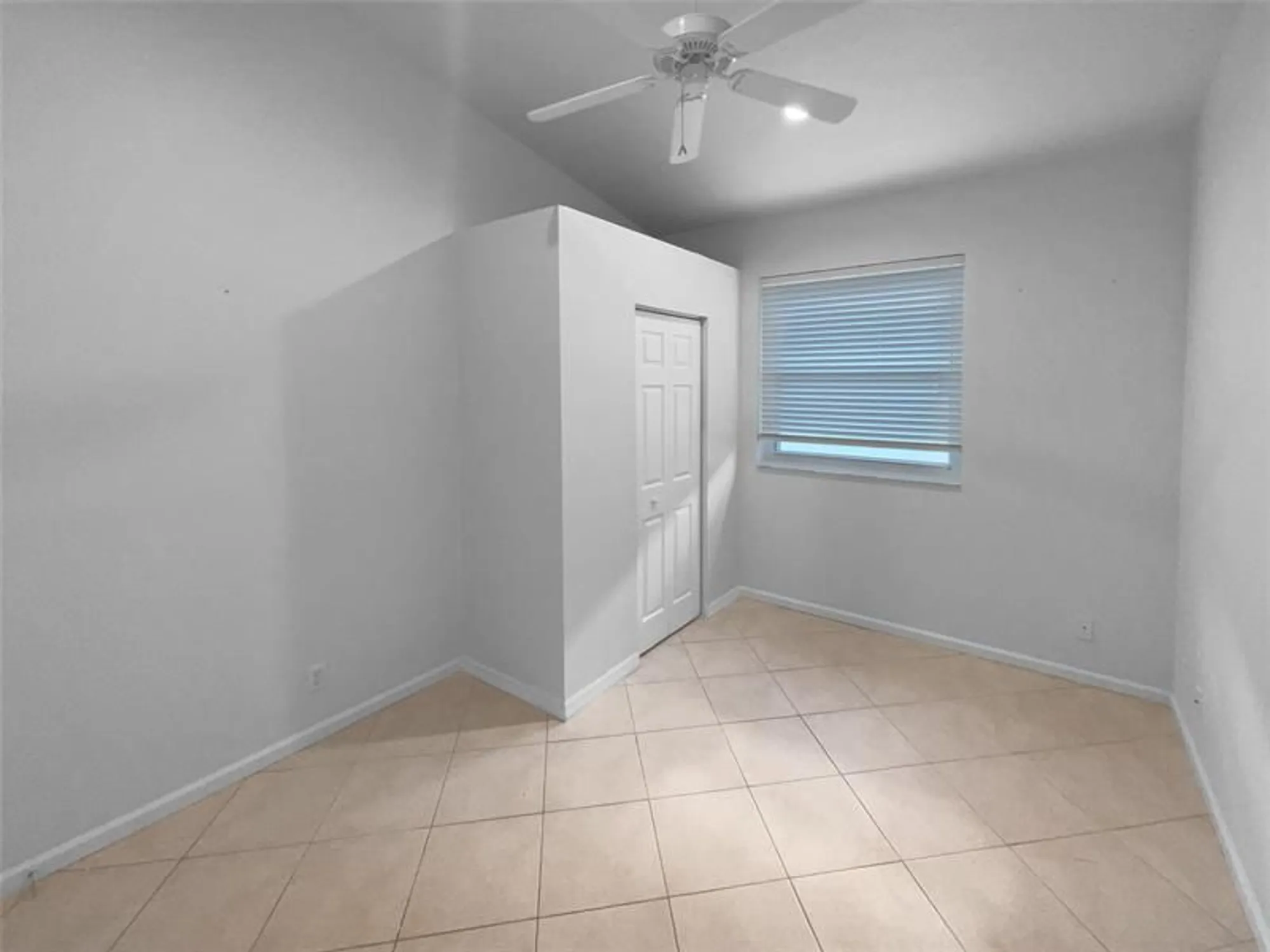 Property Slideshow image 20 of 26 | 390 nw sunview way, Port St Lucie, FL, 34986
