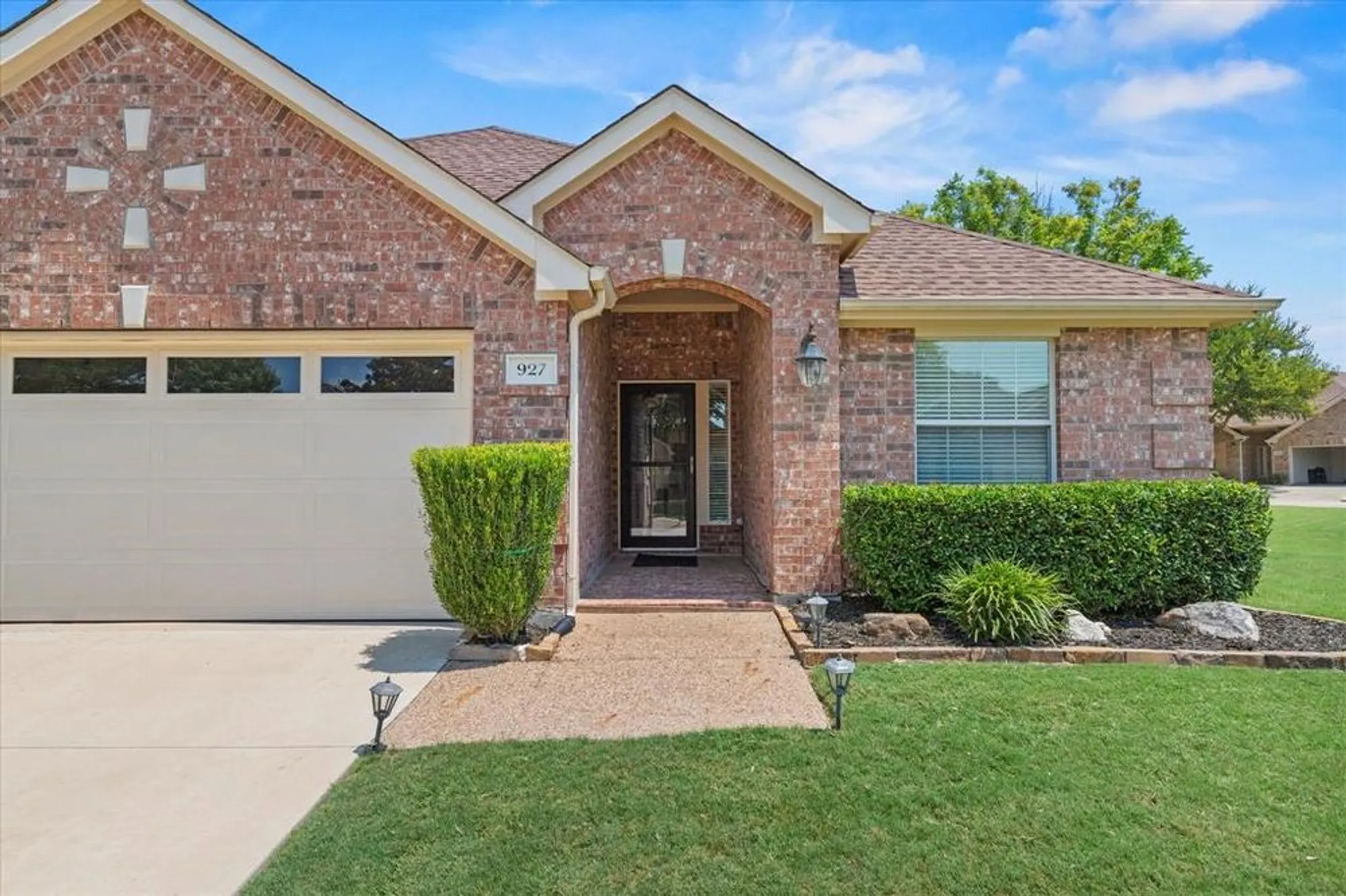 Property Slideshow image 2 of 37 | 927 oakland hills dr, Fairview, TX, 75069