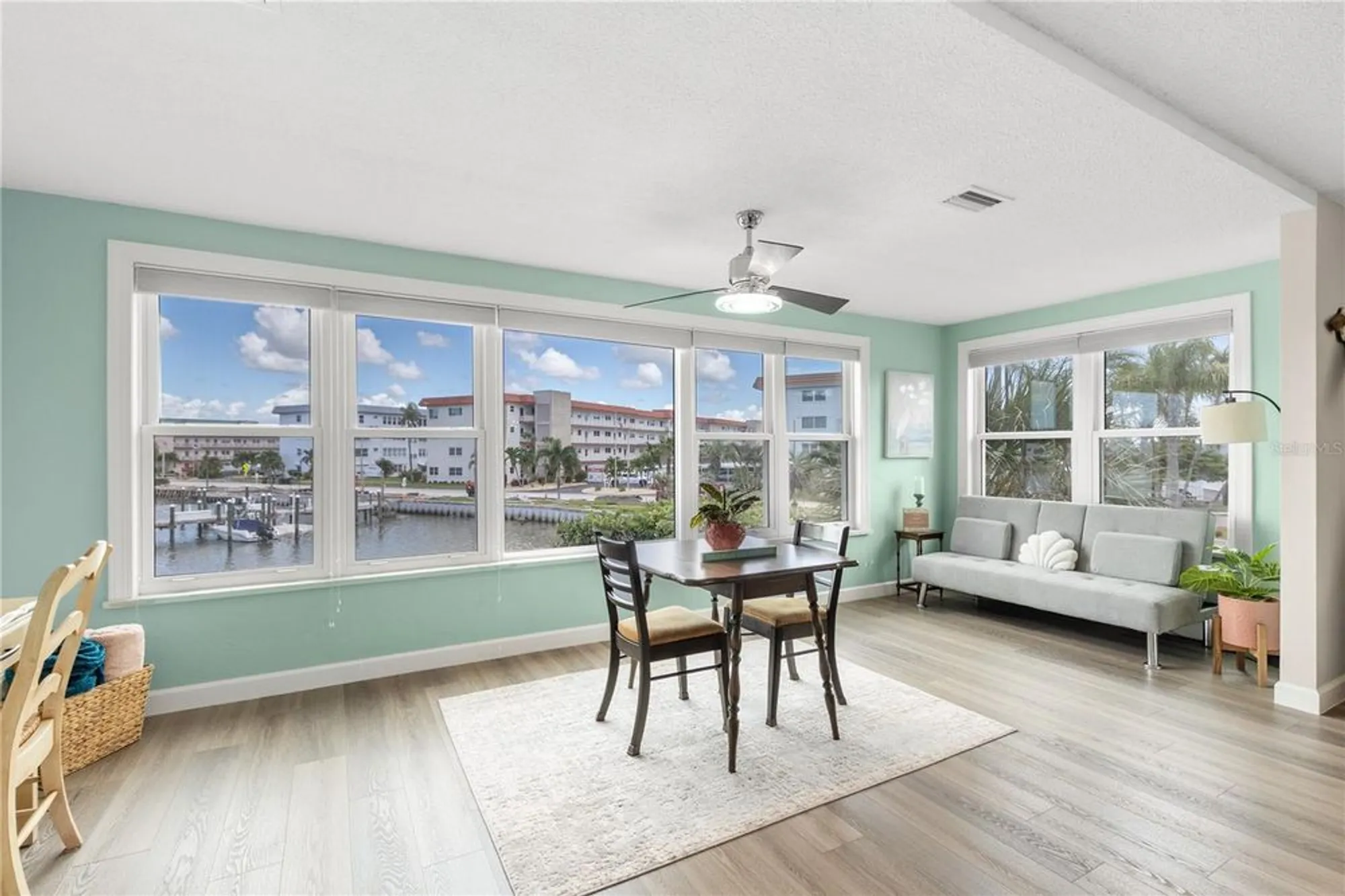 Property Slideshow image 11 of 39 | 5925 shore blvd 215, Gulfport, FL, 33707