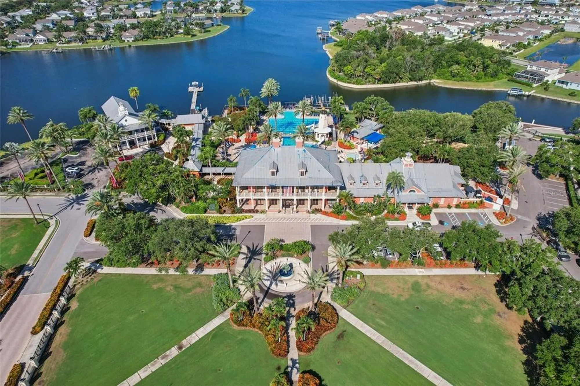 Property Slideshow image 33 of 35 | 221 sunset crest ct, Apollo Beach, FL, 33572