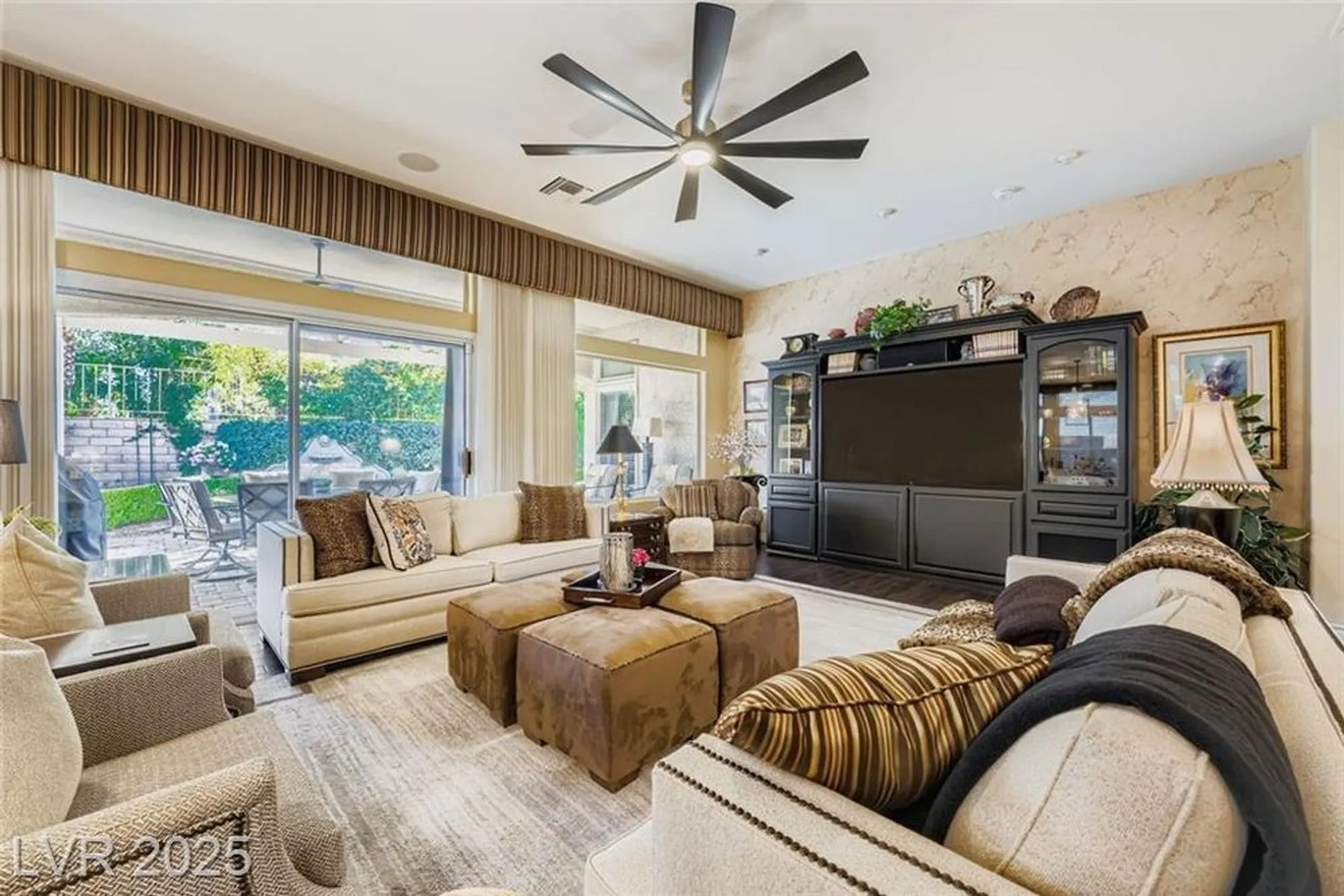 Property Slideshow image 6 of 28 | 10737 shackleton dr, Las Vegas, NV, 89134