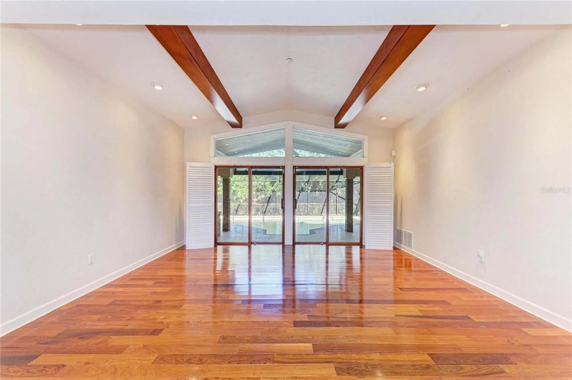 Property Slideshow image 16 of 83 | 5668 country lakes dr, Sarasota, FL, 34243