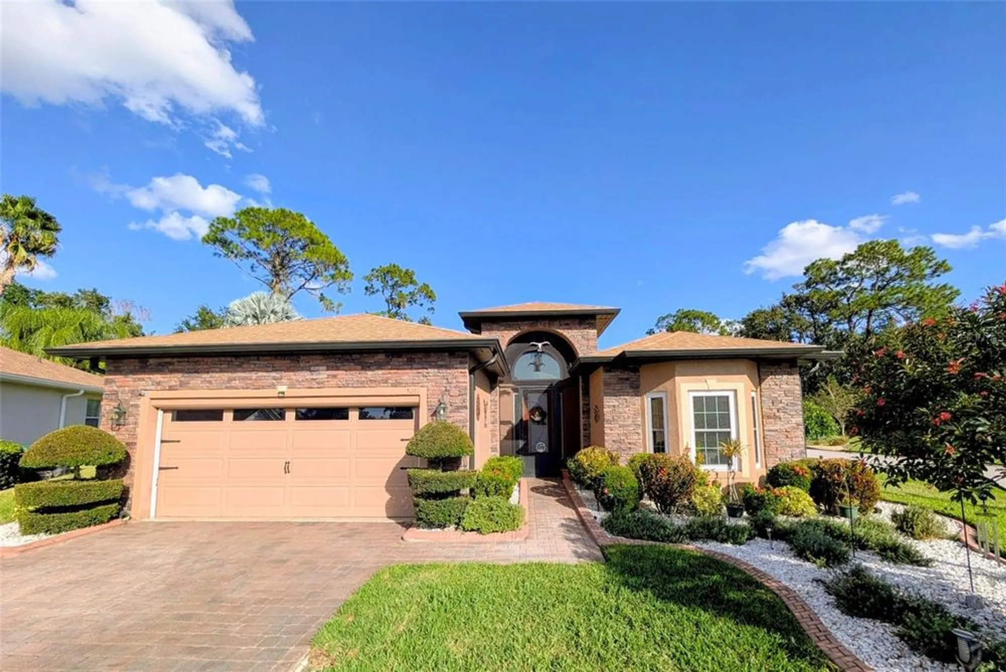 Property Slideshow image 2 of 66 | 5201 green dr, Winter Haven, FL, 33884