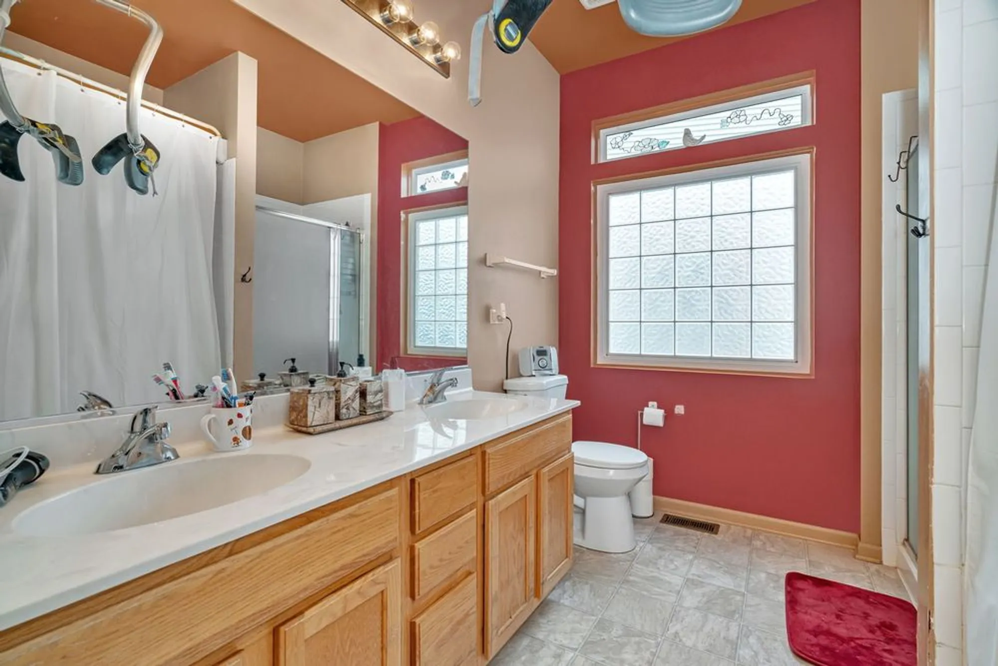 Property Slideshow image 23 of 32 | 21201 lily lake ln, Crest Hill, IL, 60403